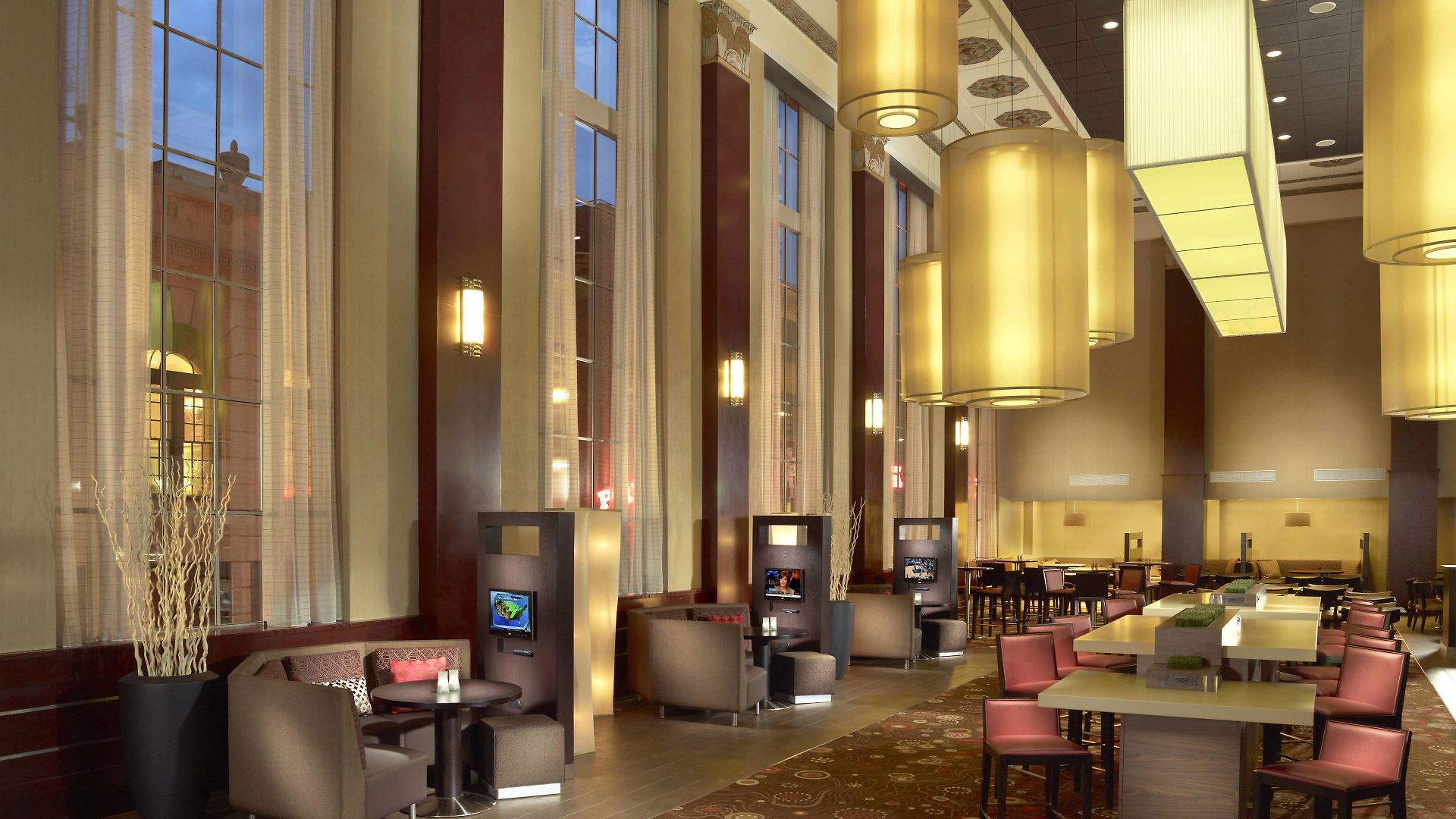 Courtyard By Marriott Downtown Nashville