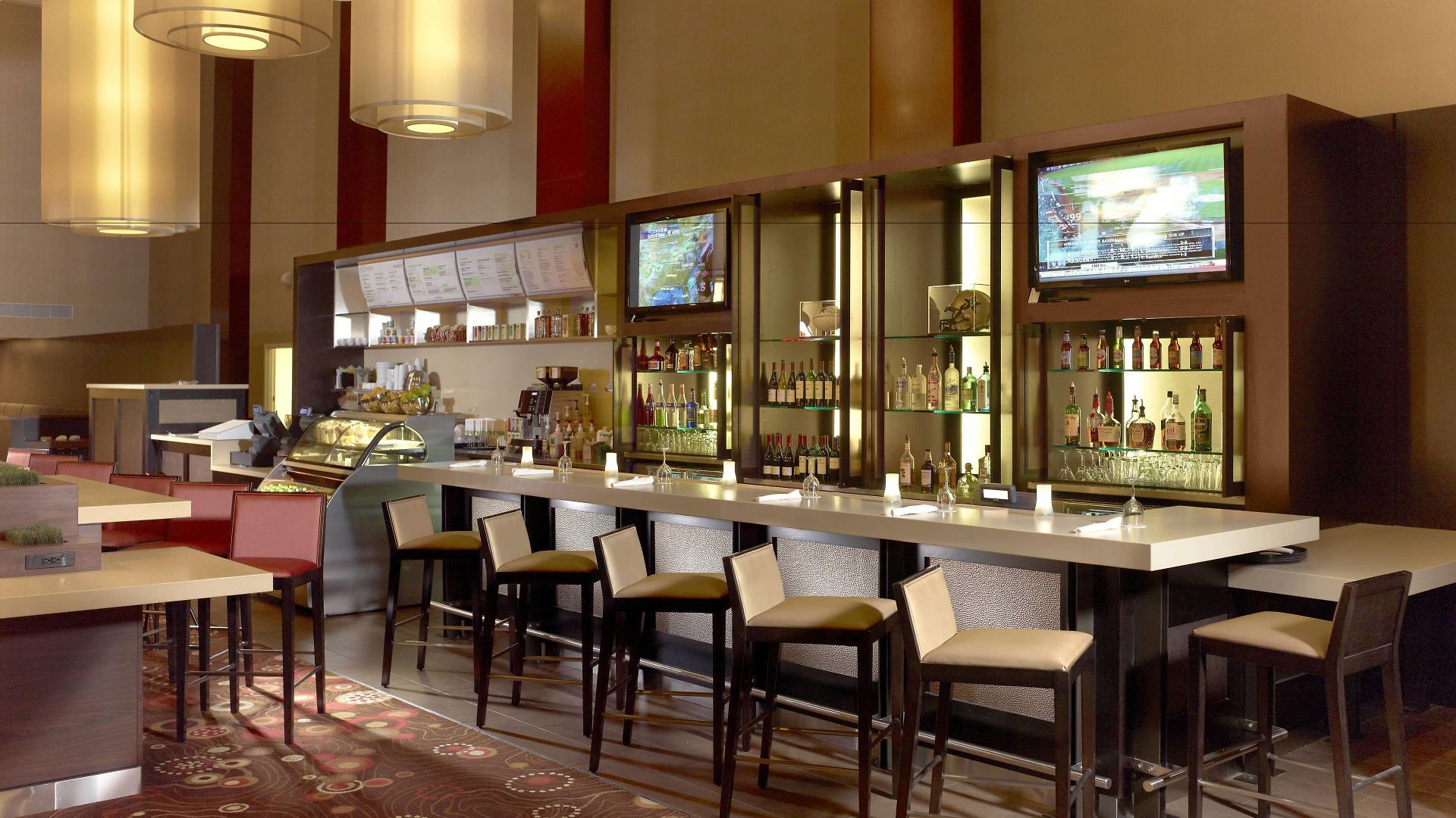 Courtyard By Marriott Downtown Hotel