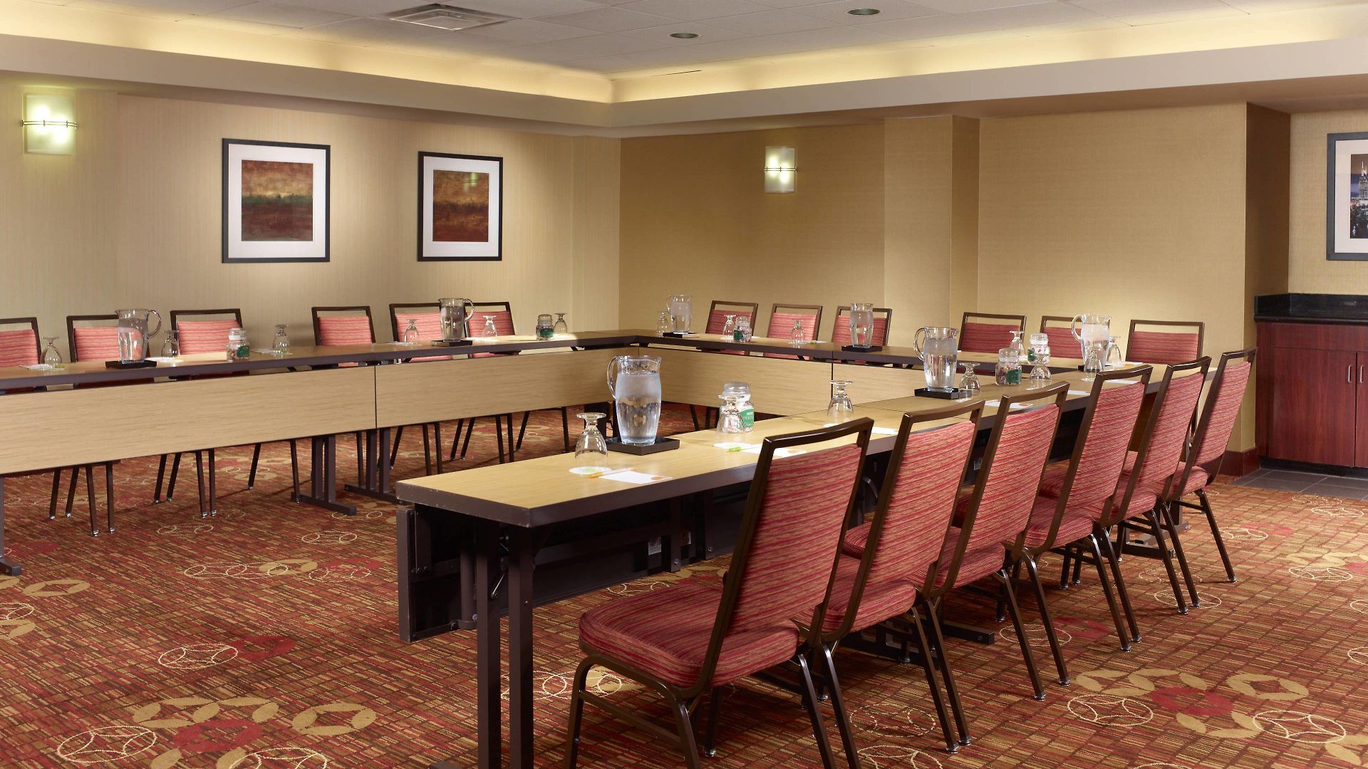 Courtyard By Marriott Downtown 3*