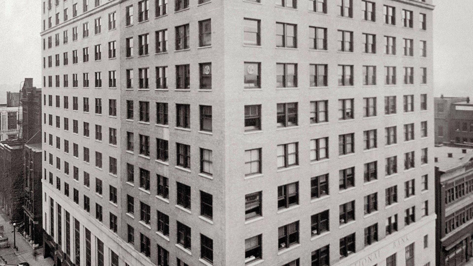 Courtyard By Marriott Downtown Hotel