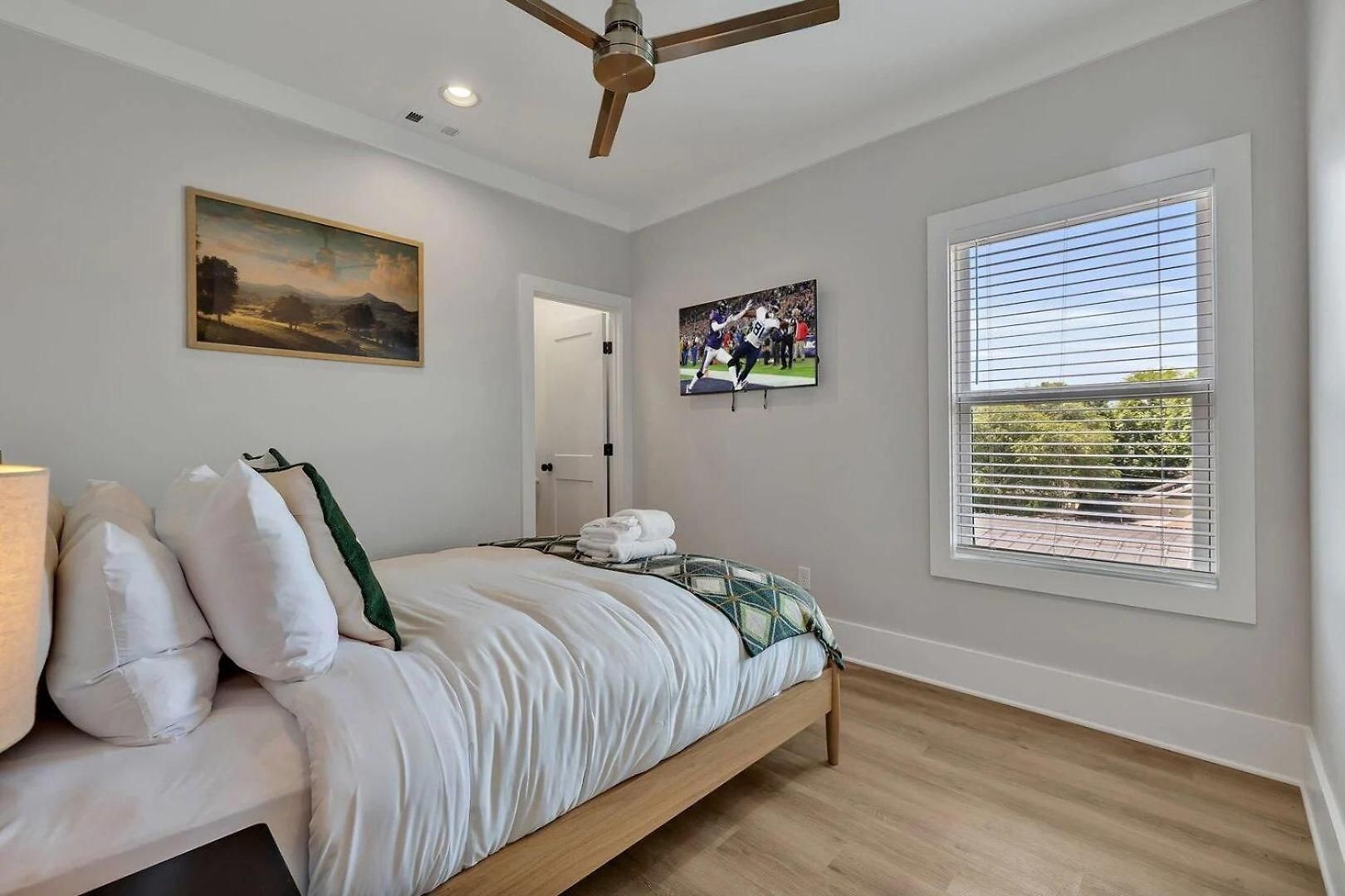 Ensemble-4 Unit Combo-8 Mins To Broadway Holiday home *