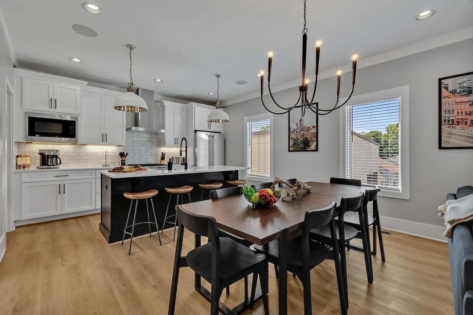 Ensemble-4 Unit Combo-8 Mins To Broadway Holiday home Nashville