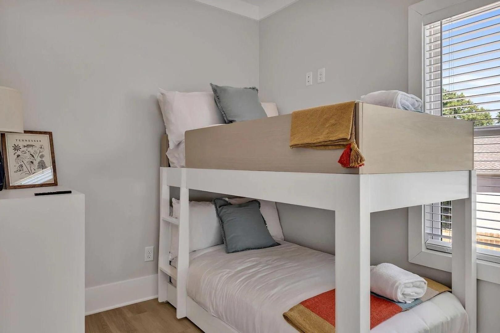 Ensemble-4 Unit Combo-8 Mins To Broadway Holiday home Nashville