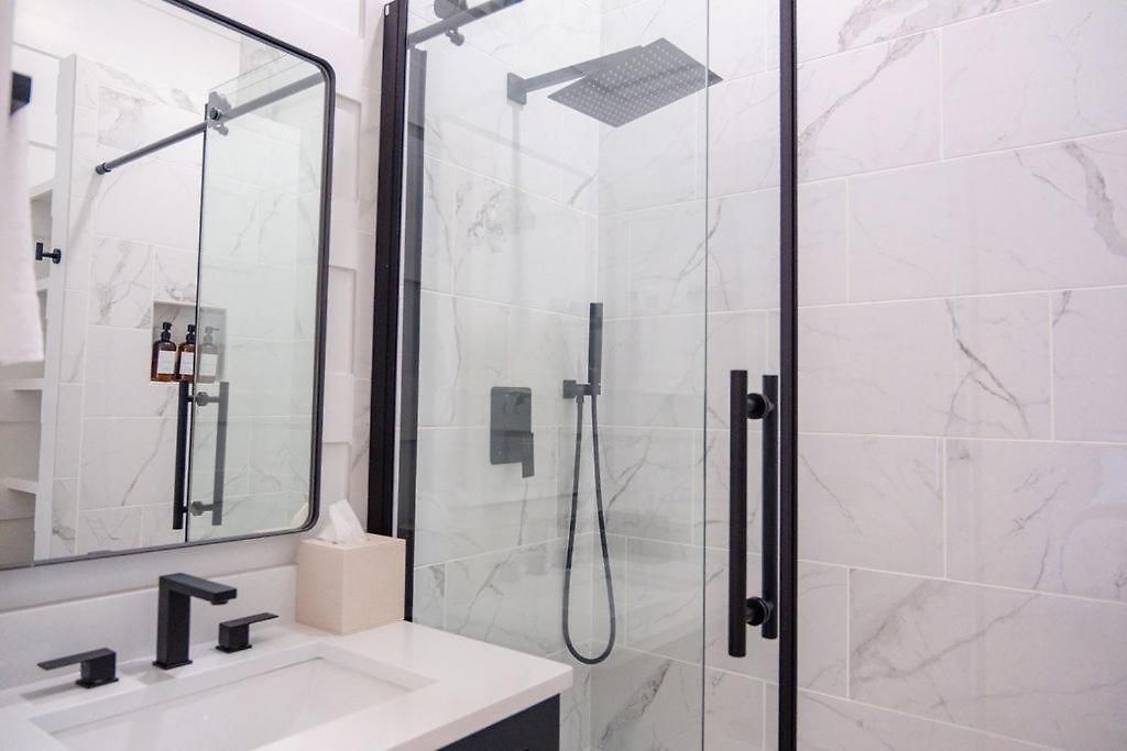 Luxury Retreat Sauna, Hot Tub And Fire Pit Holiday home Nashville