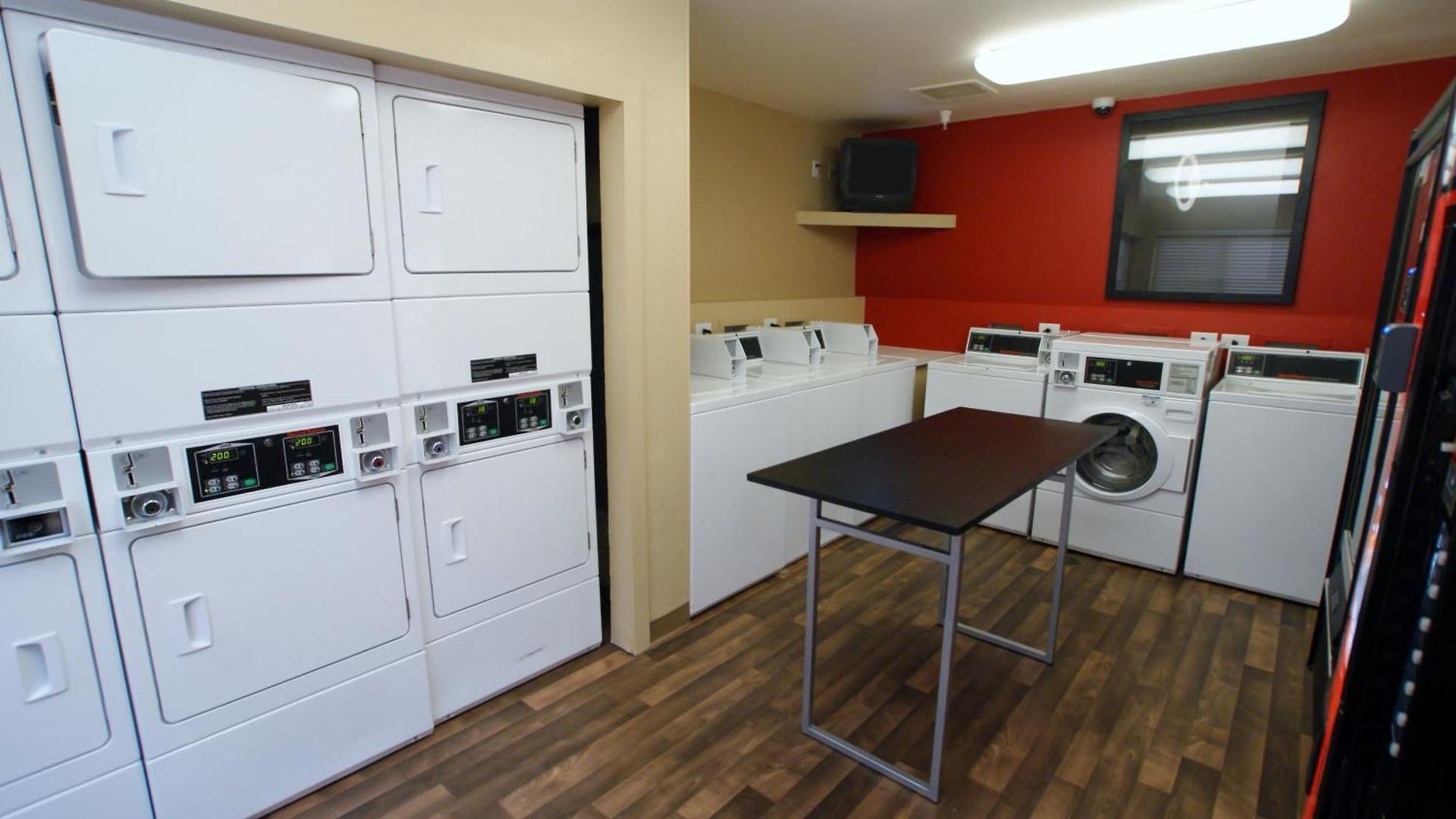 Extended America - - Airport - Music Hotel Nashville