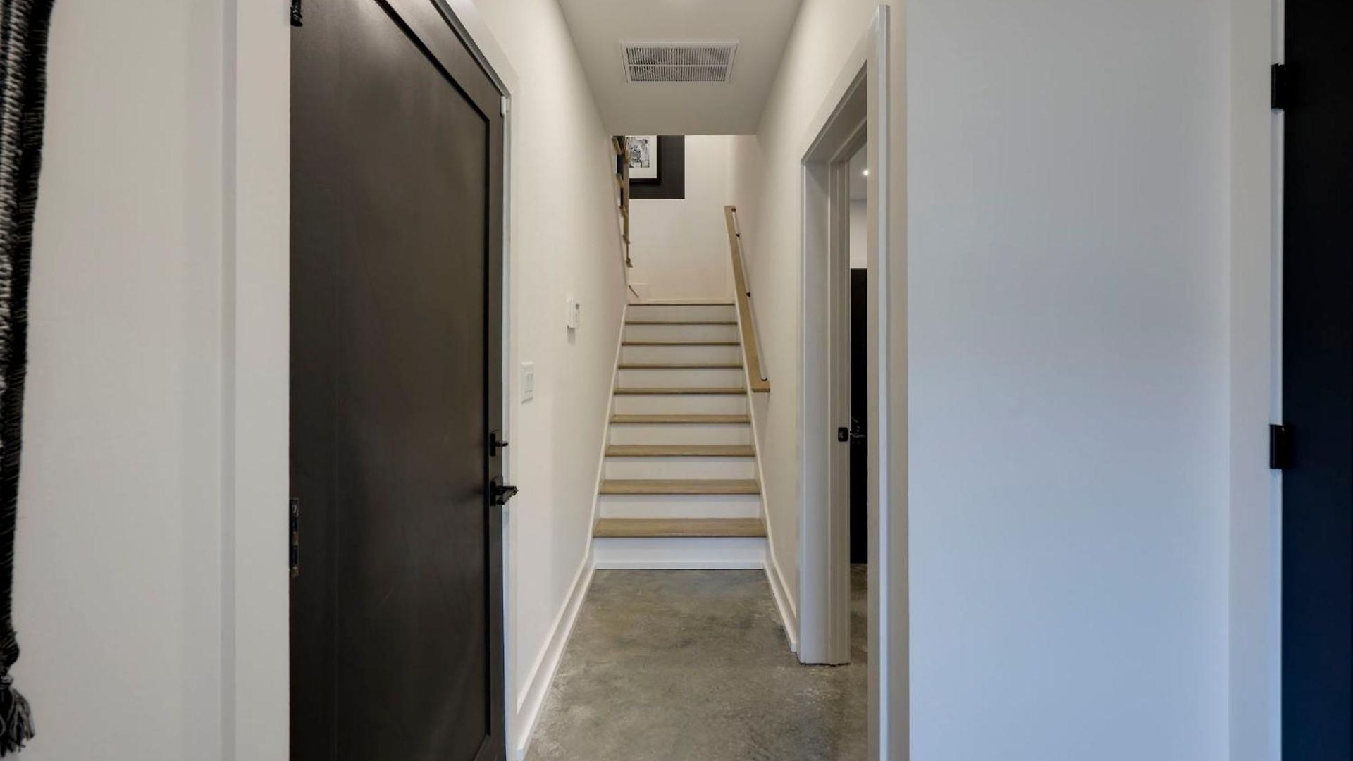 Skyline Luxury - Rooftop Deck- King Suites-garage