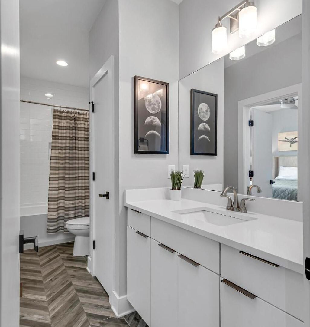 Spacious Close To Belmont Rooftop Holiday home *