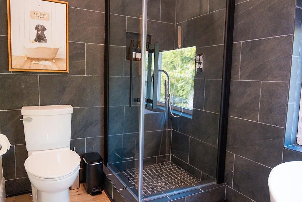Luxury Retreat Sauna, Hot Tub And Fire Pit Holiday home Nashville