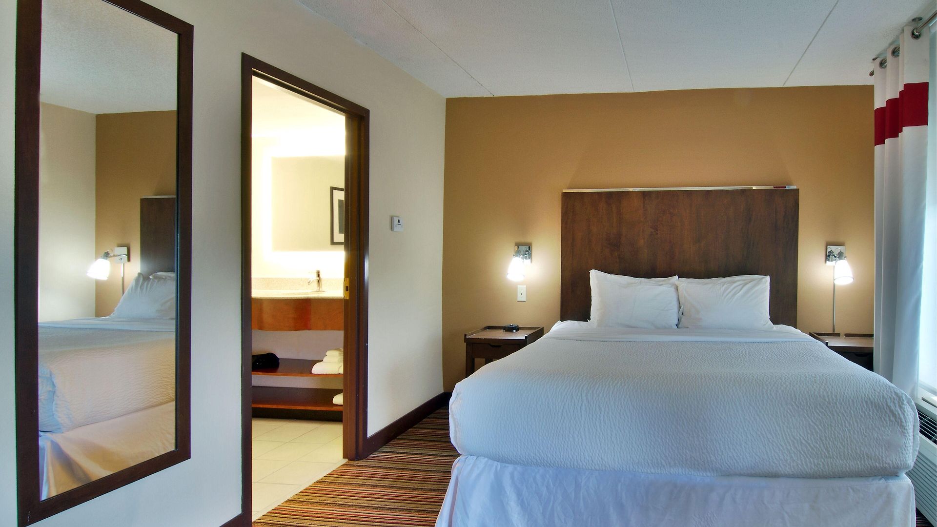 Four Points By Sheraton Airport Hotel 3*