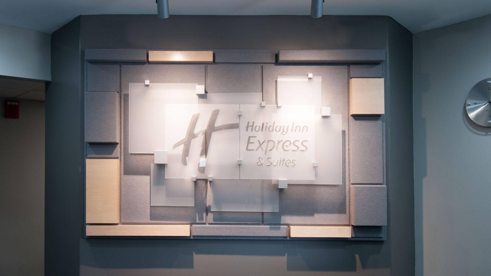 Express & Nashville-i-40 & I-24 Hotel 3*