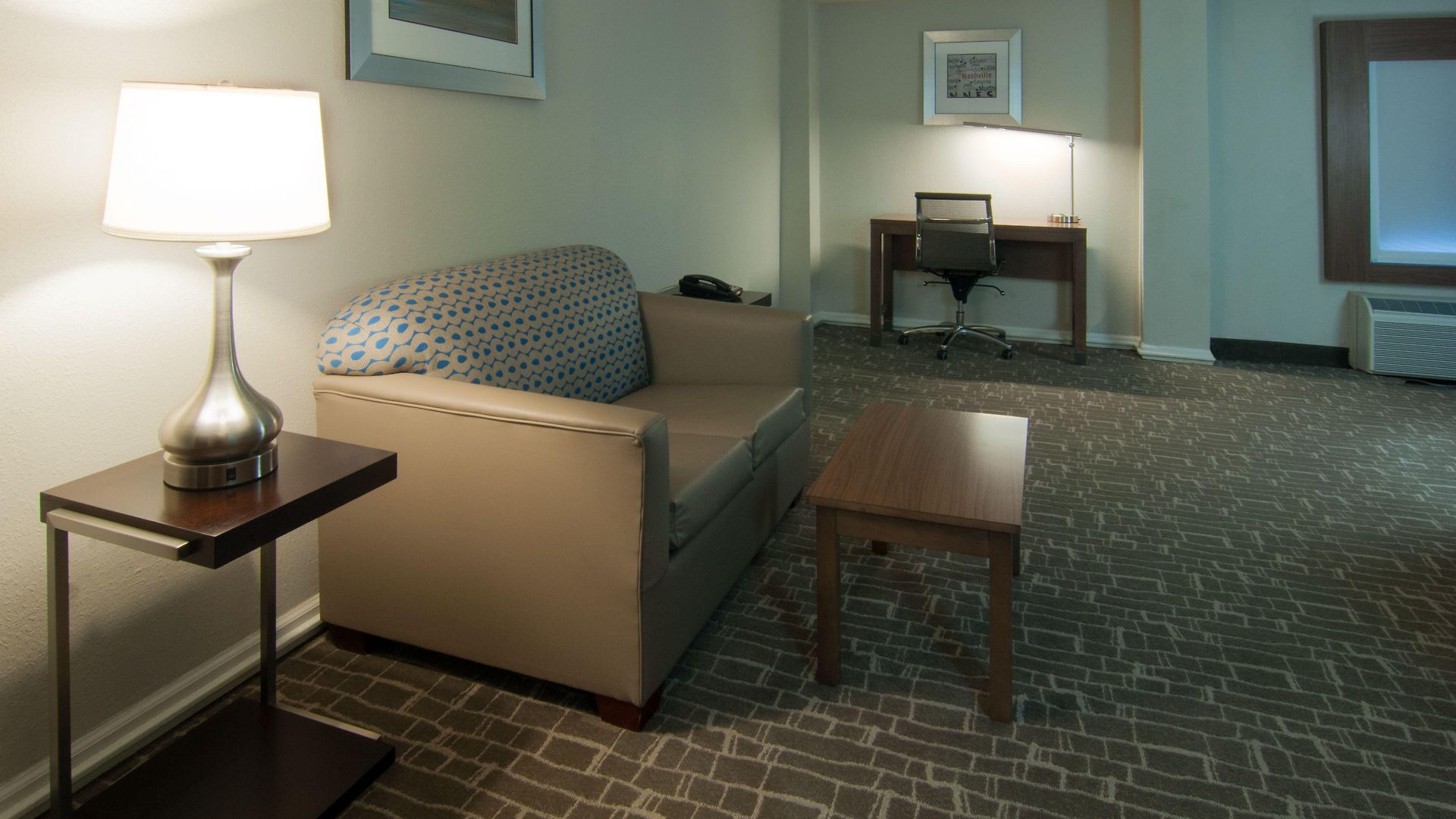 Express & Nashville-i-40 & I-24 Hotel 3*