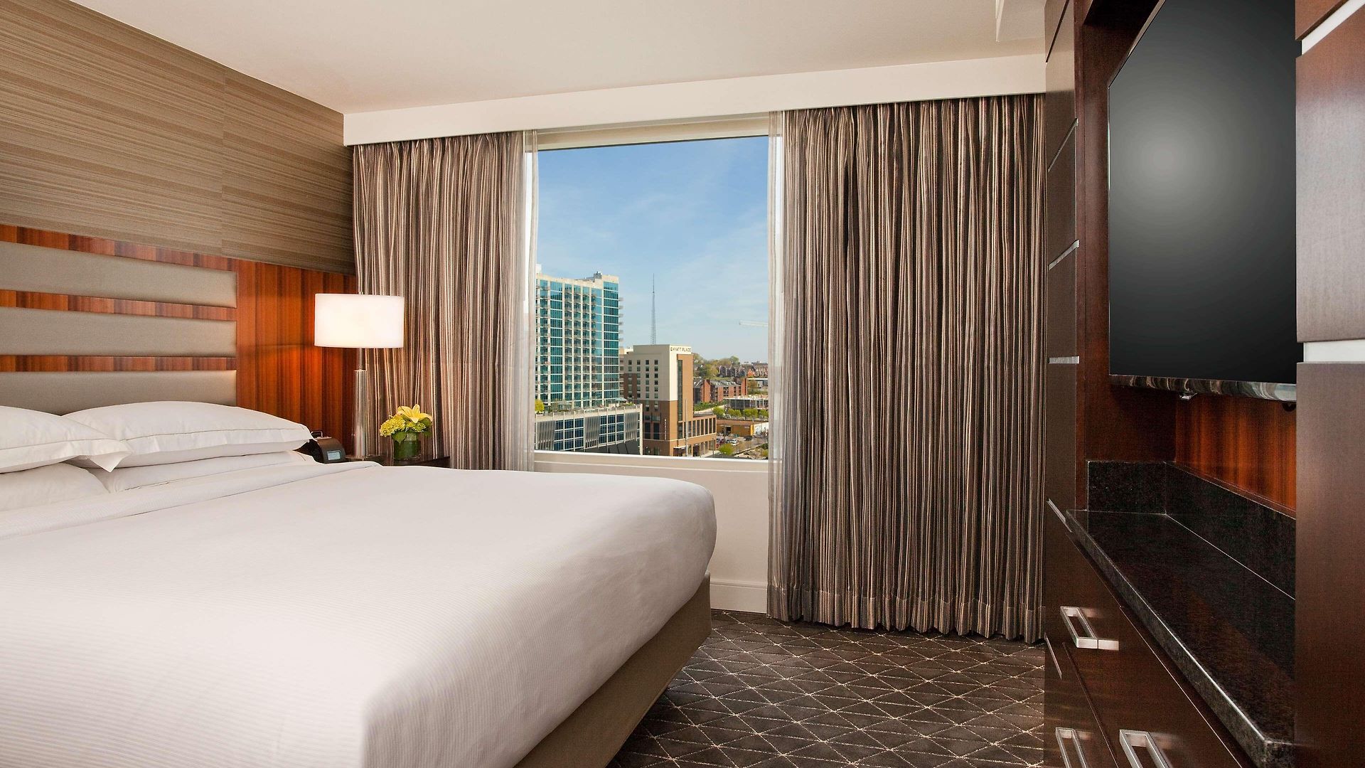 Hilton Downtown 4*