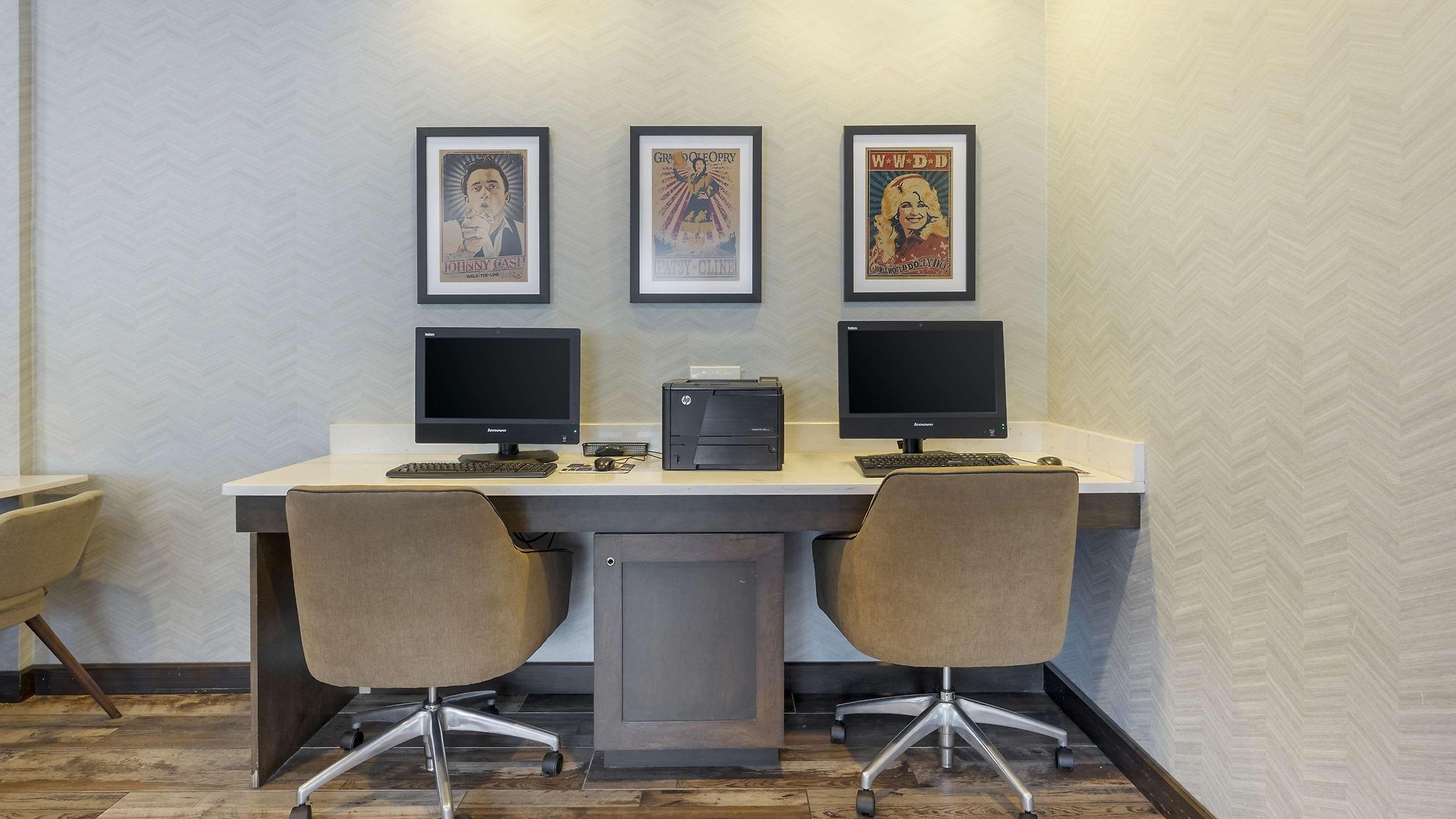 Western Airport - Bna Hotel