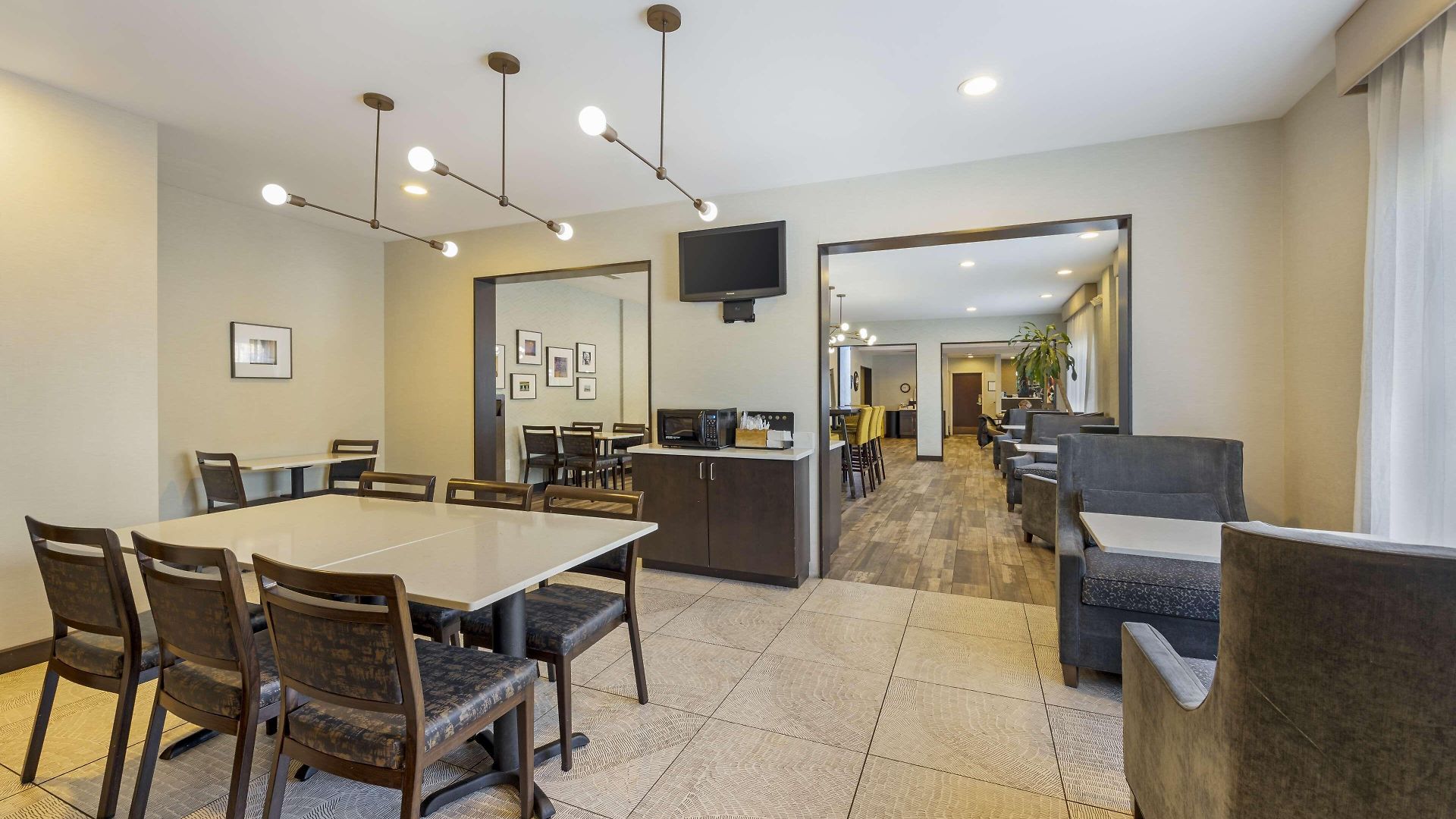 Western Airport - Bna Hotel