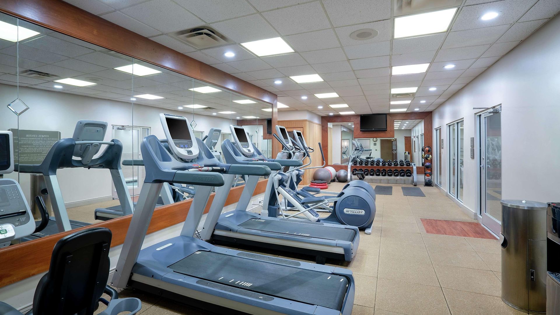 Embassy - At Vanderbilt Hotel 3*