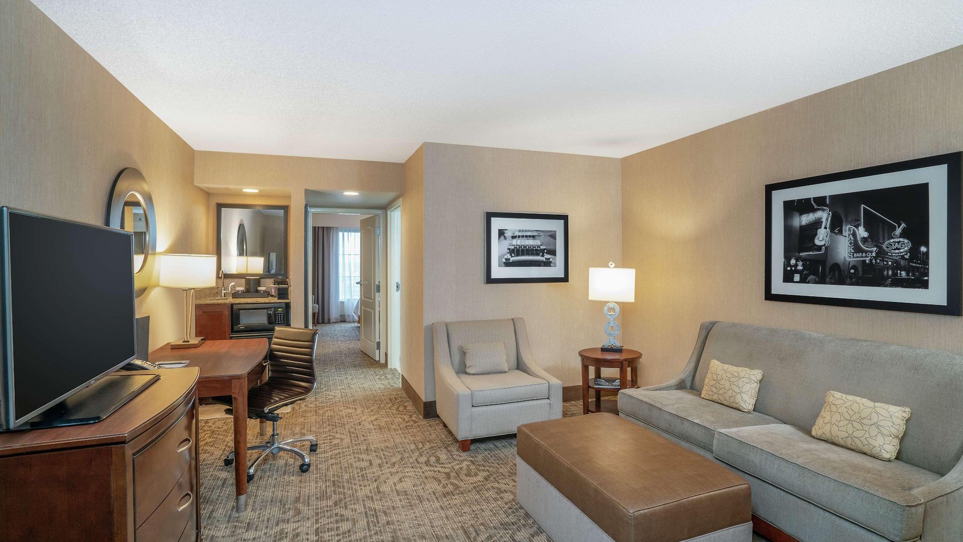Embassy - At Vanderbilt 3*