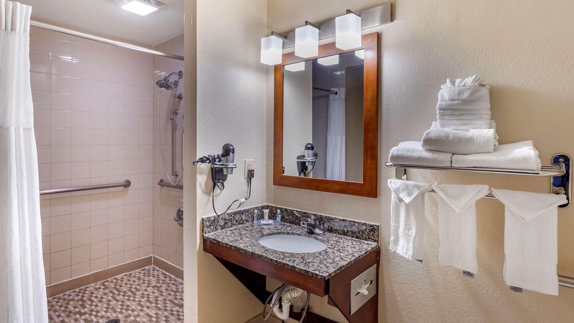 Comfort West 4*