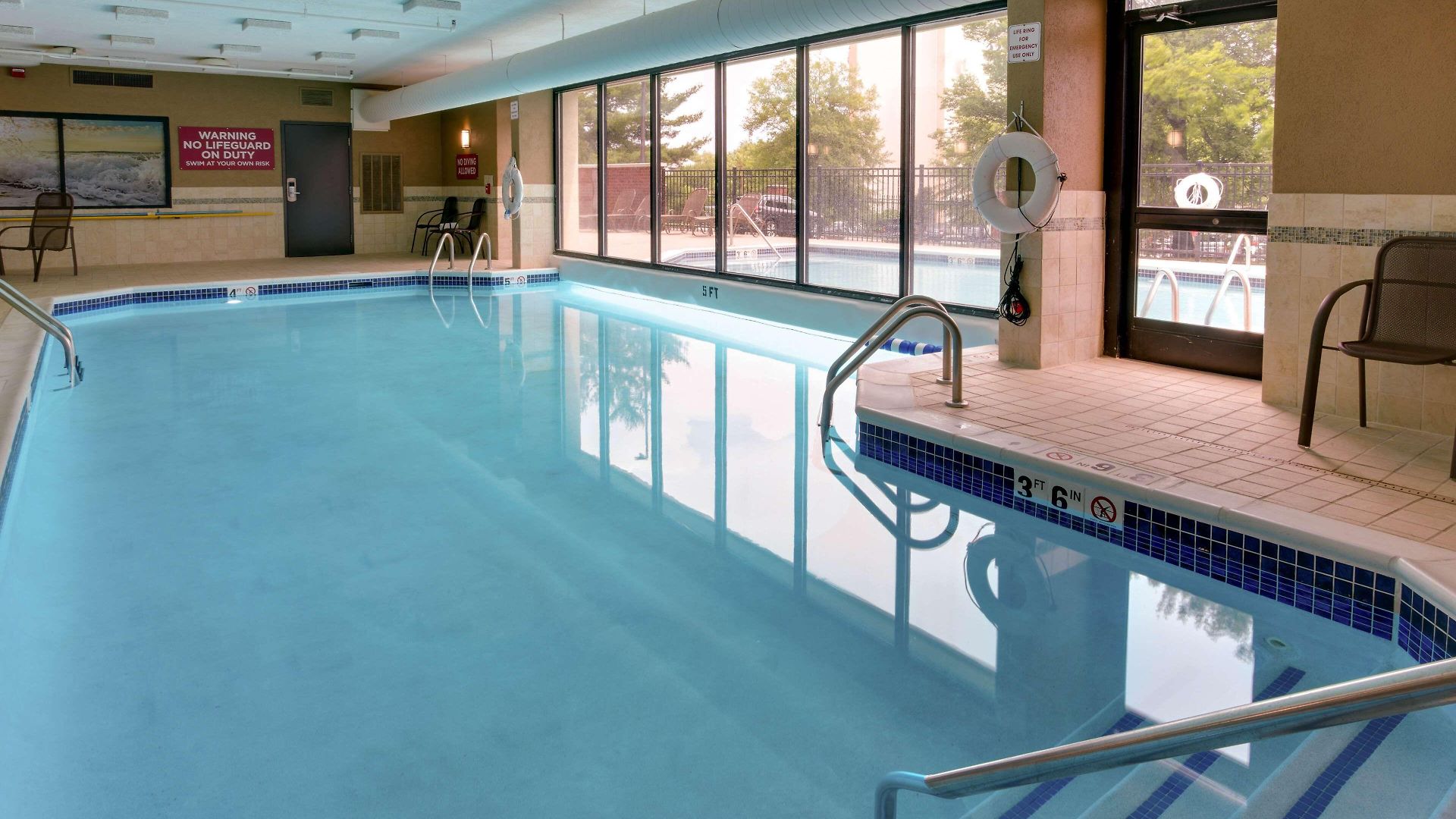 Drury & Airport Hotel 3*