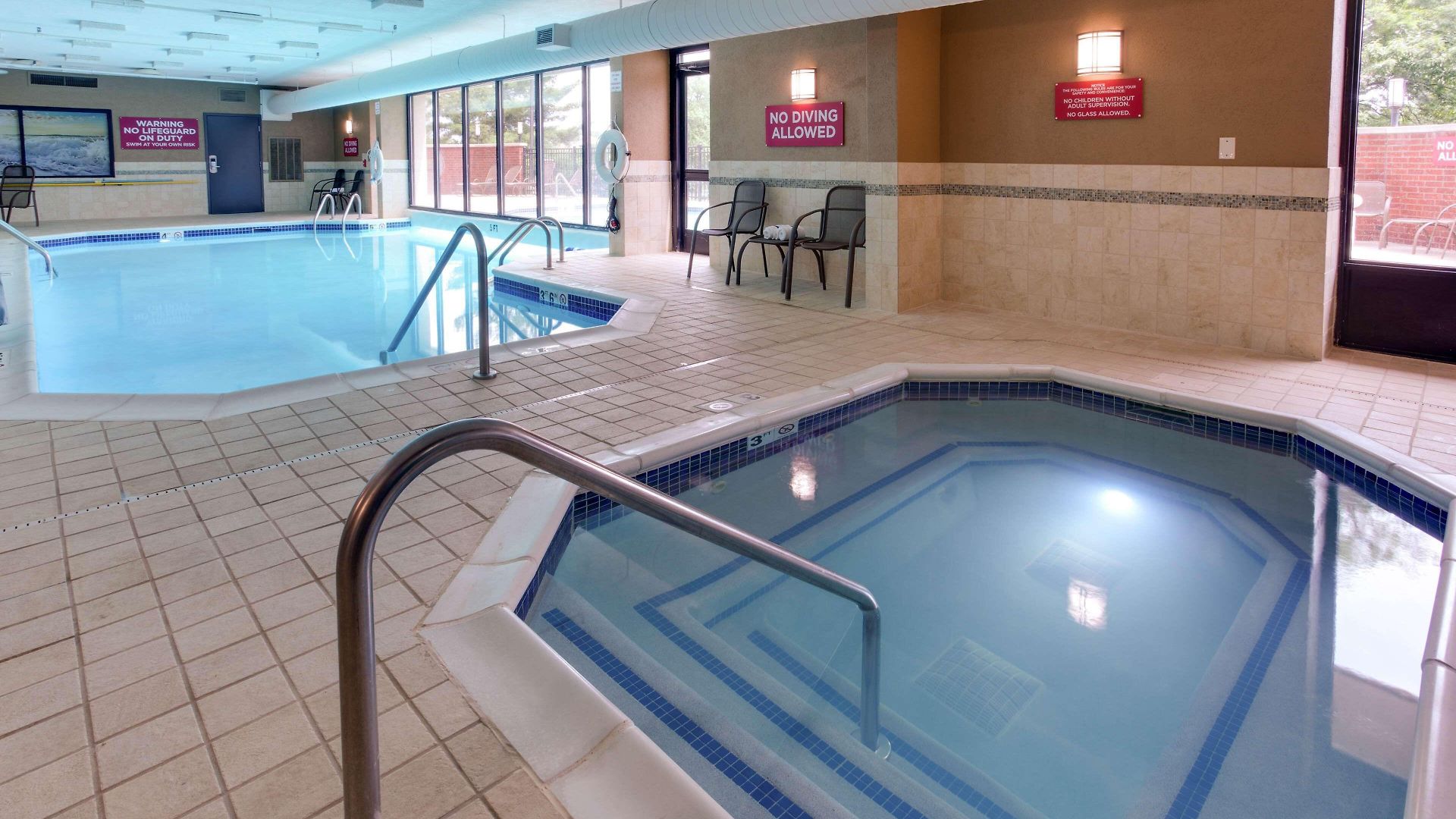 Hotel Drury & Airport