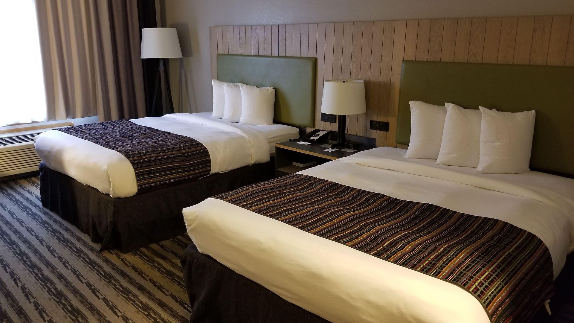 Country & By Radisson, Airport East, Tn 4*