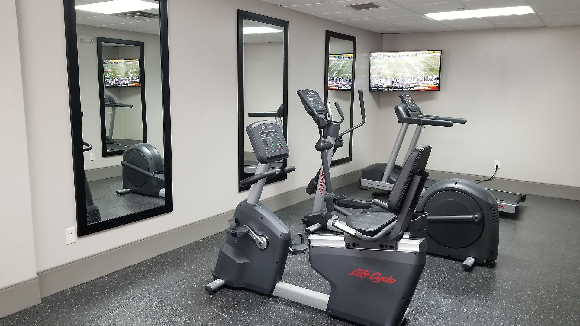 Country & By Radisson, Airport East, Tn Hotel 4*