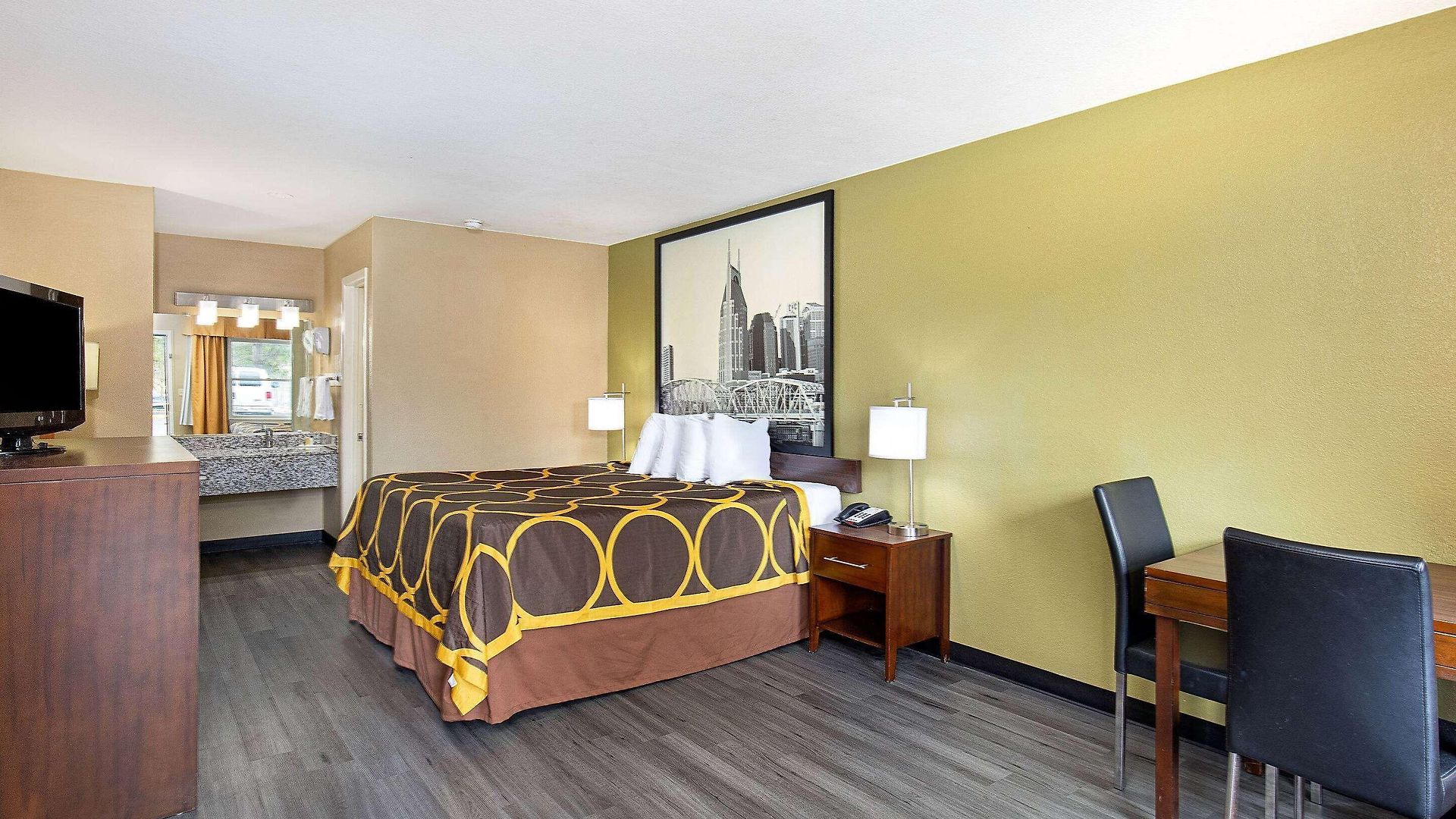 Super 8 By Wyndham West Hotel