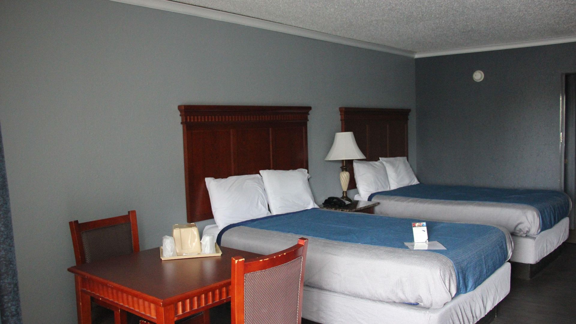 Quarters & Hotel 3*