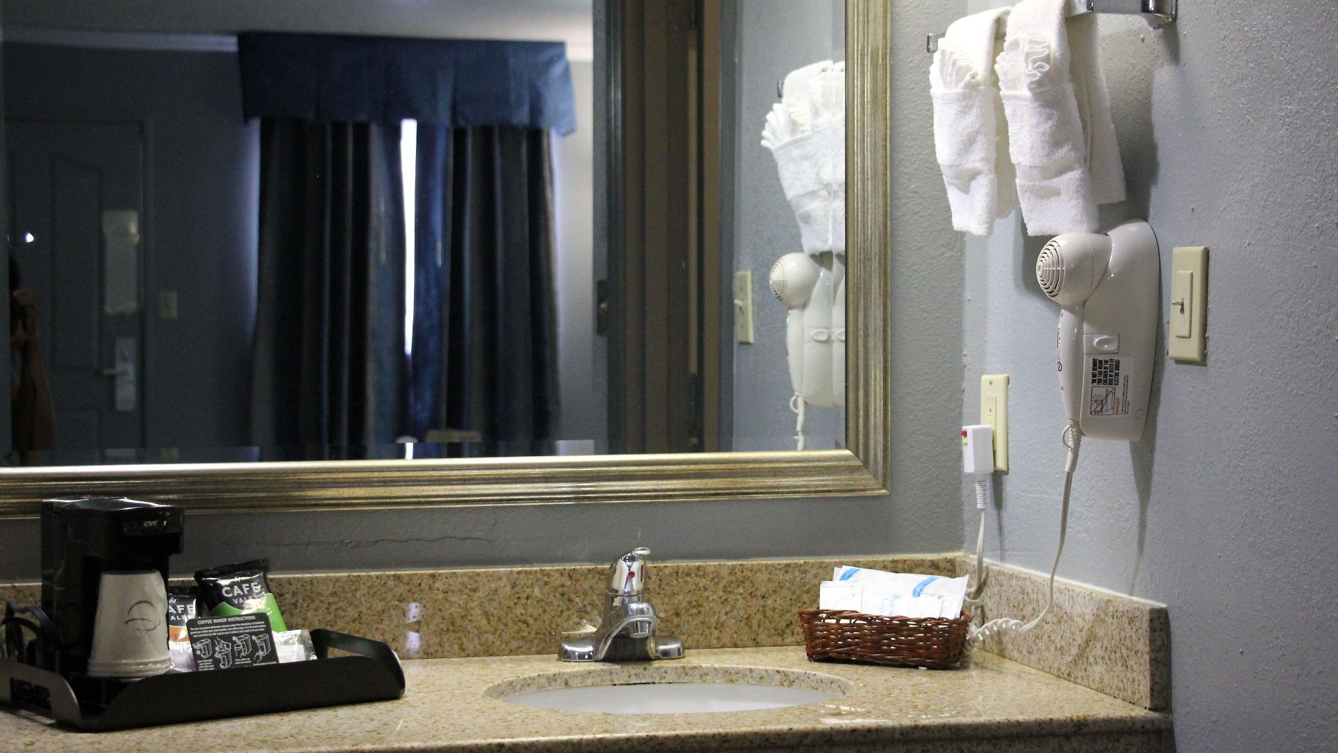 Hotel Quarters &