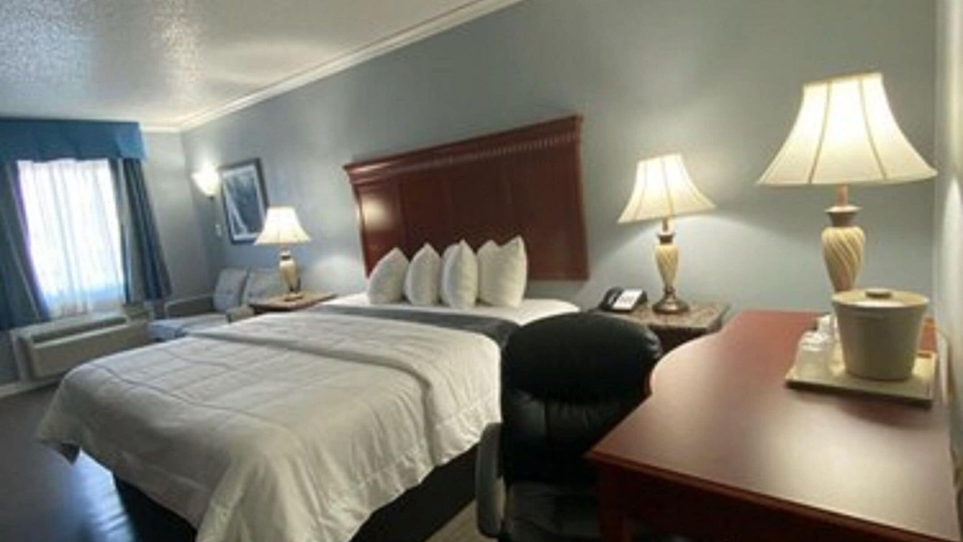 Hotel Quarters & 3*