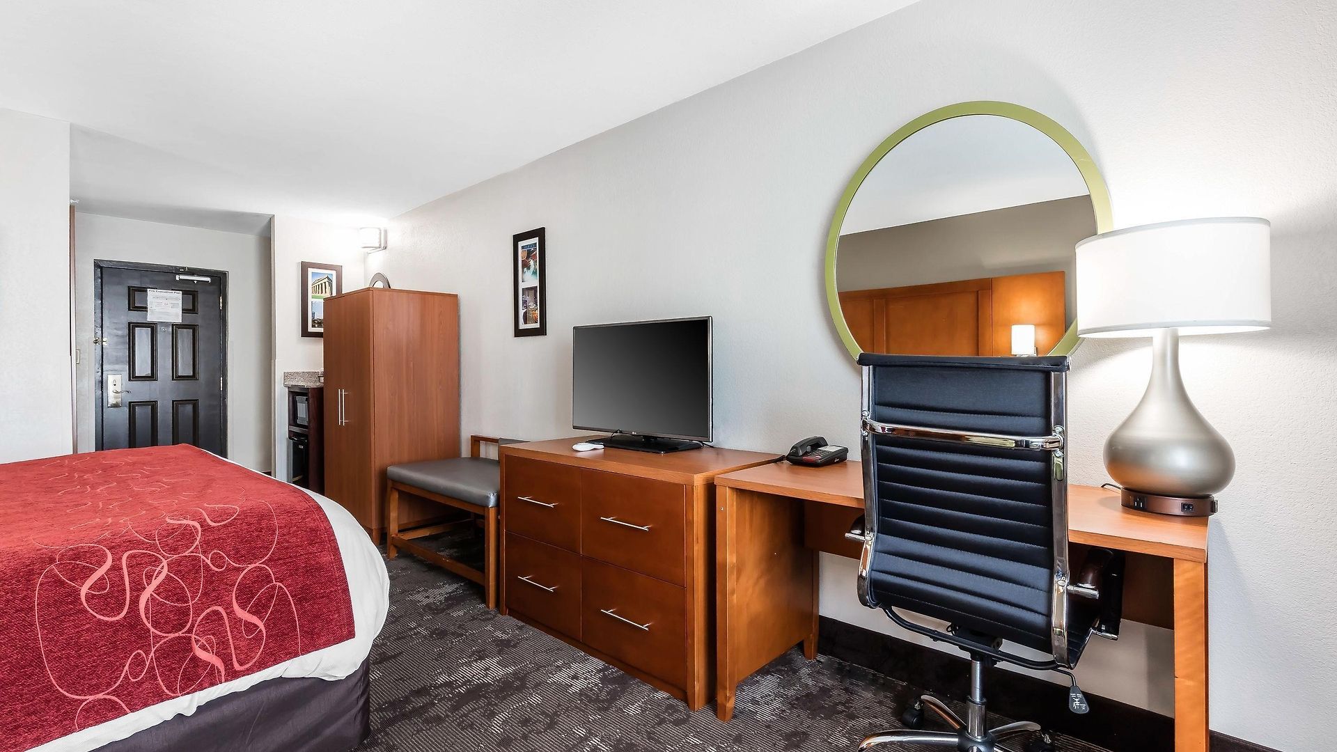 Comfort & Near Tanger Outlets I-24 Antioch Hotel