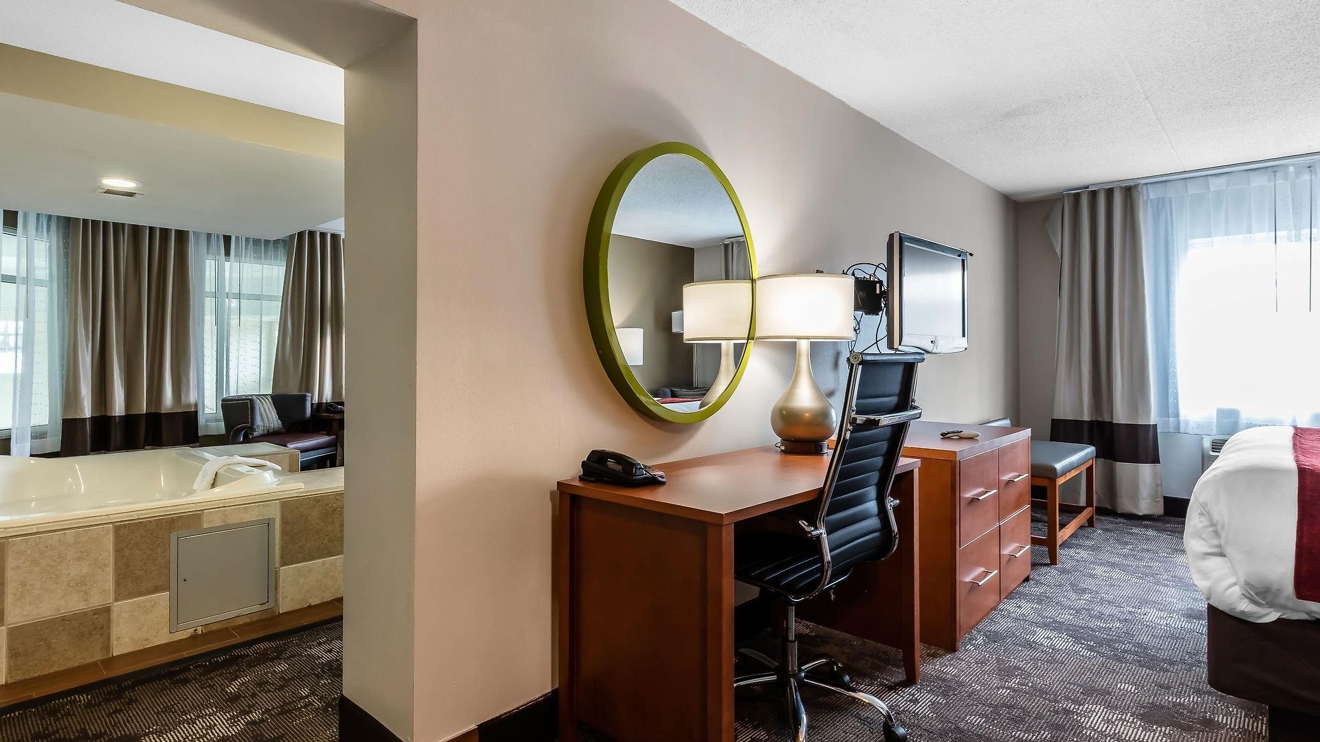 Comfort & Near Tanger Outlets I-24 Antioch Hotel 4*