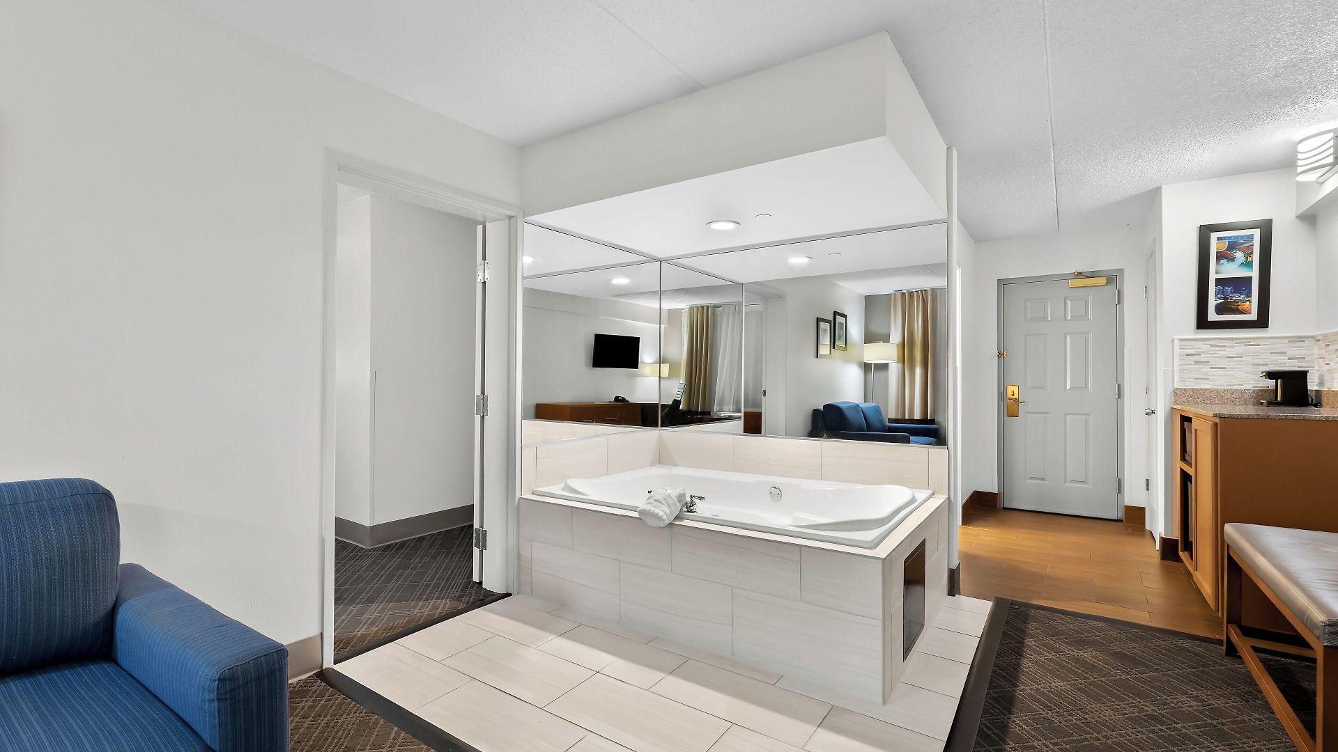 Comfort & Near Tanger Outlets I-24 Antioch Hotel Nashville