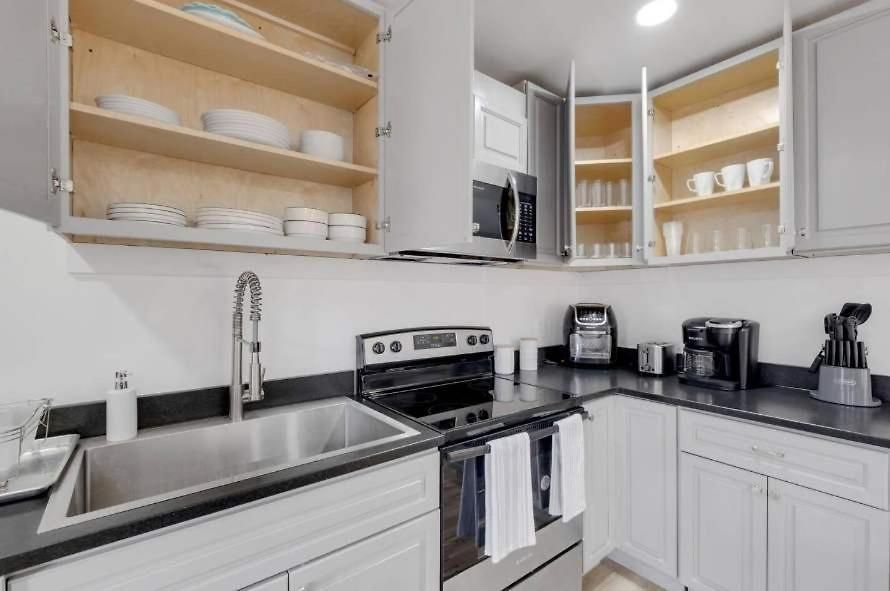 Spacious Duplex In Prime Location * Nashville