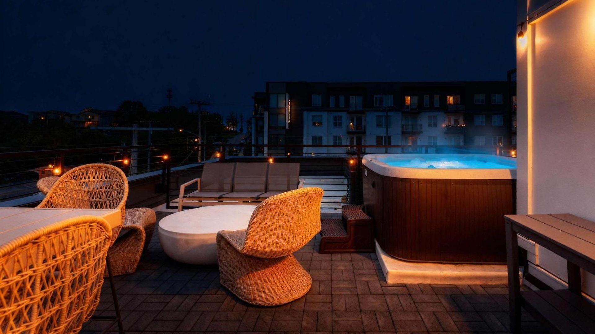 Luxe Group With Hot Tub & Rooftop Lounge * Nashville