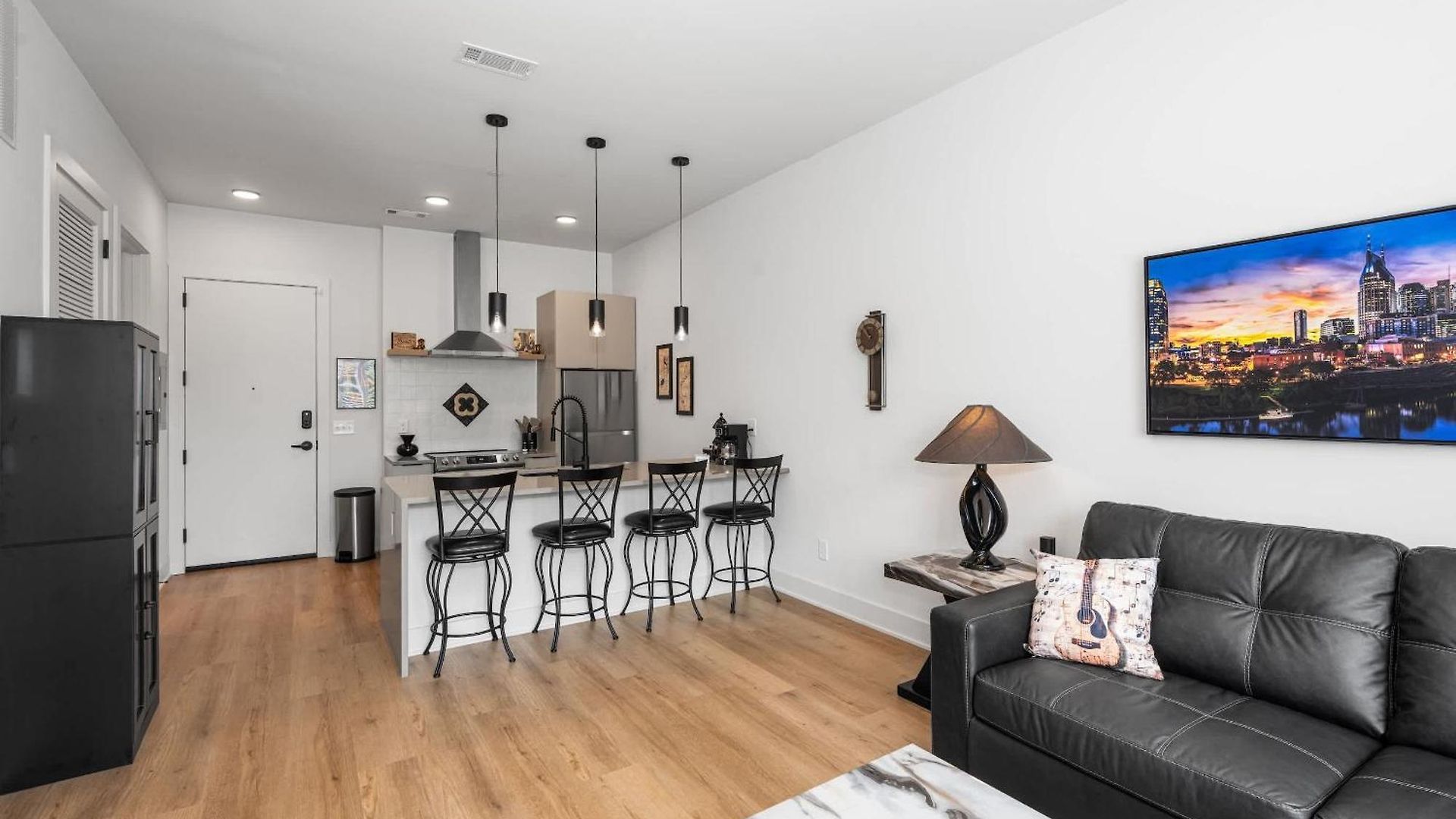 East Nash For 4 With Public Rooftop Near Dt Holiday home *