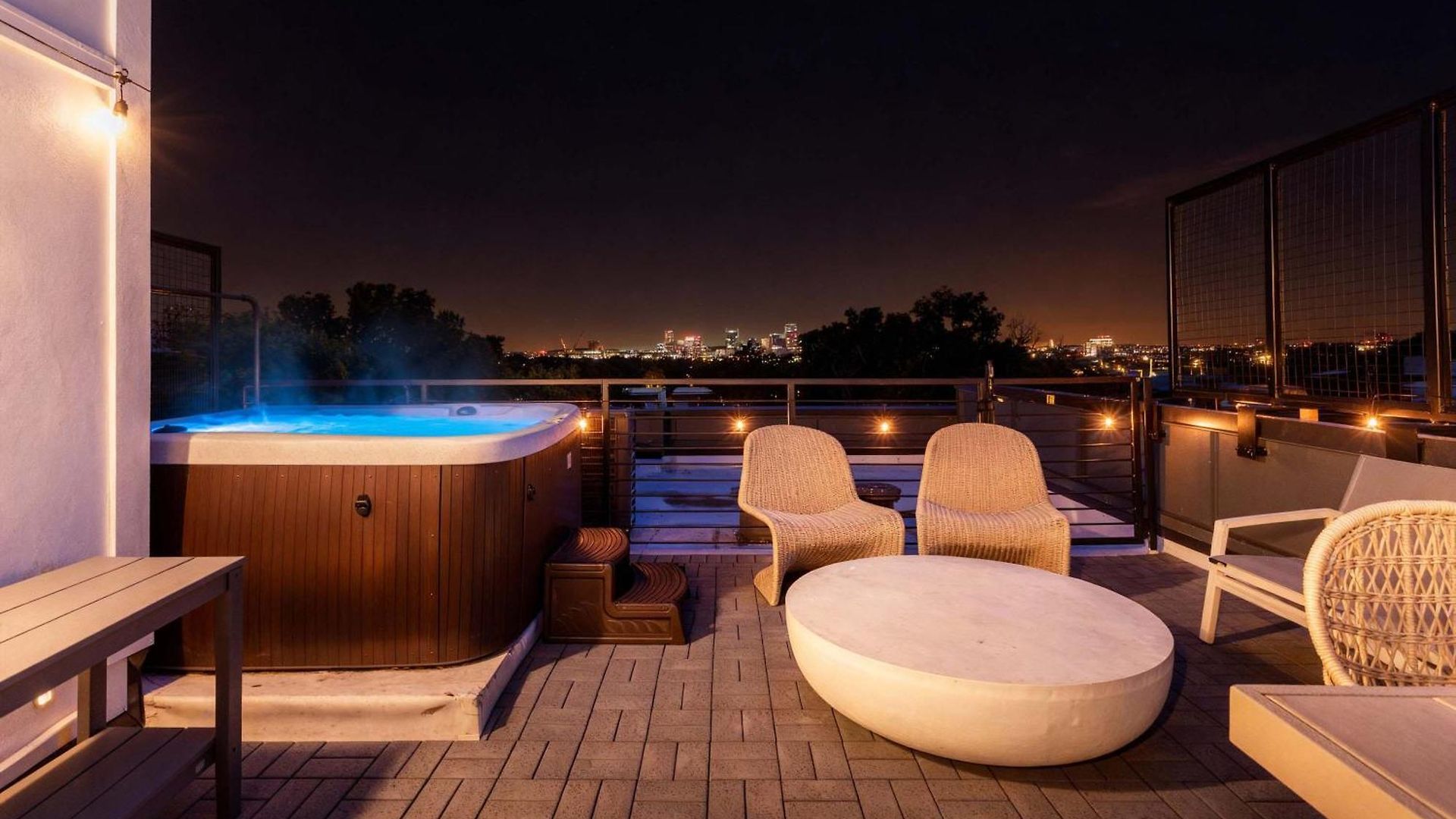 Holiday home Retreat With Hot Tub & Private Garage Nashville