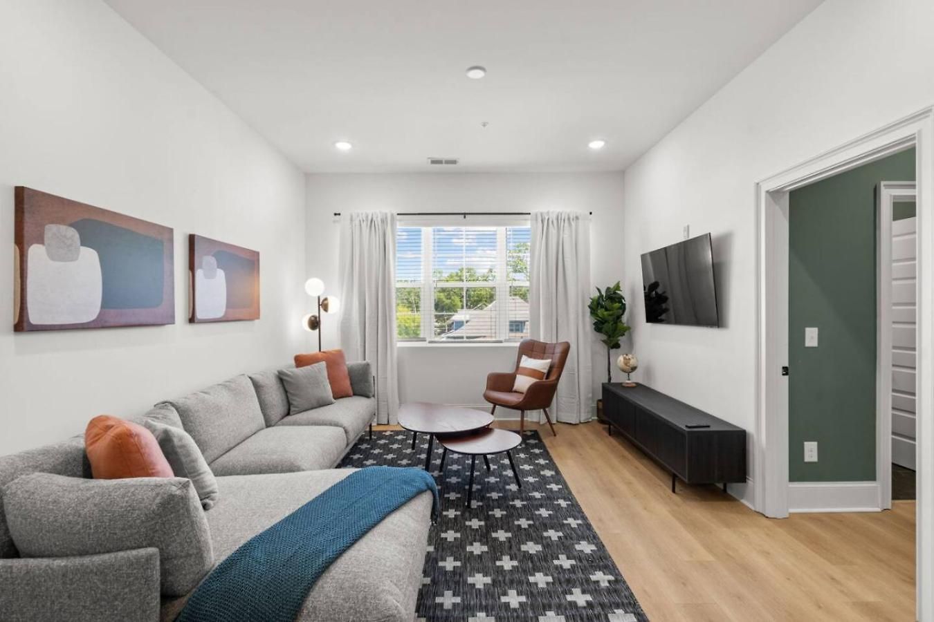 Sleeps 32 Only 10 Minutes To Broadway 4 Side By Side Holiday home Nashville
