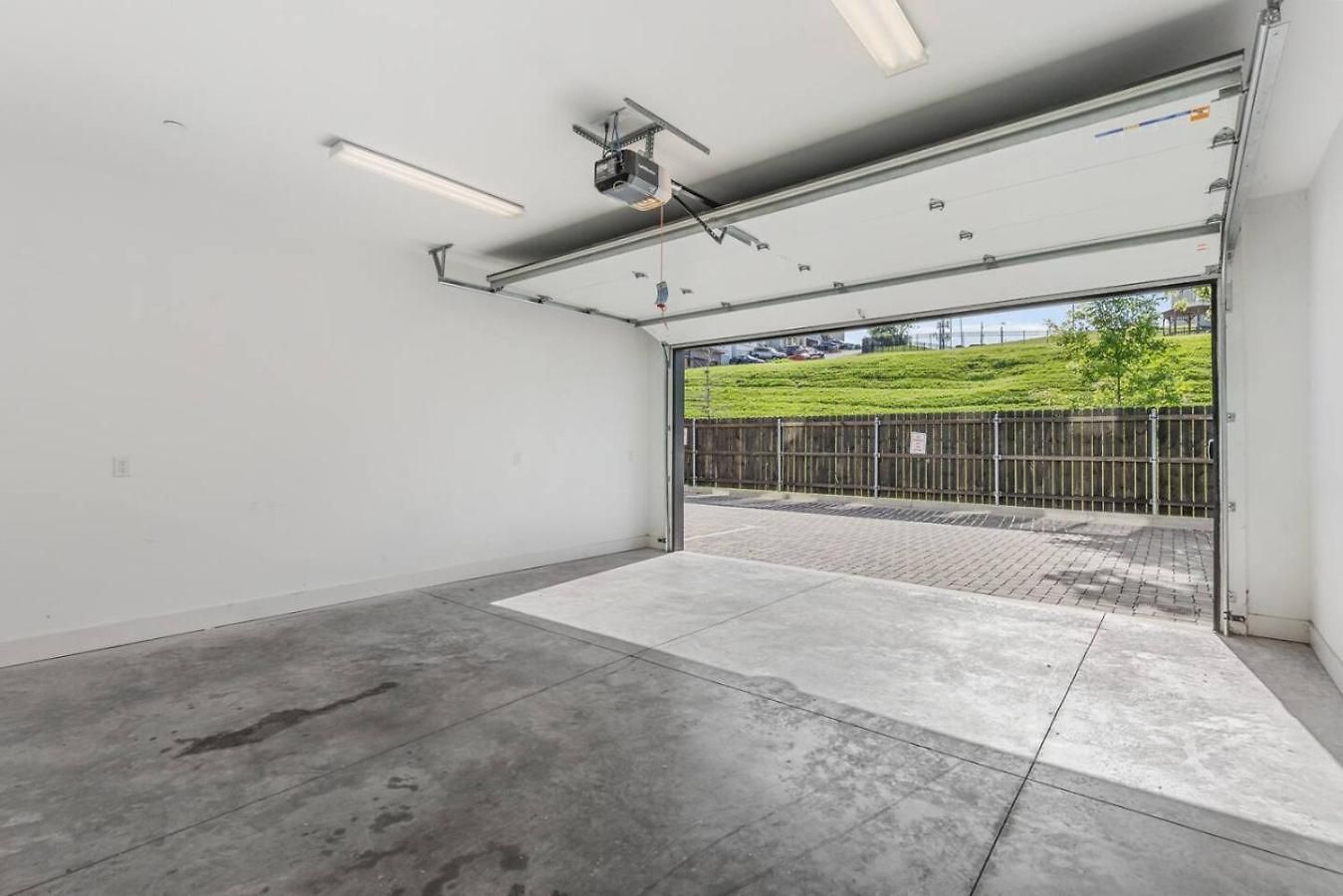 Two Neighboring Homes Sleeps 24 Walk To 12 South