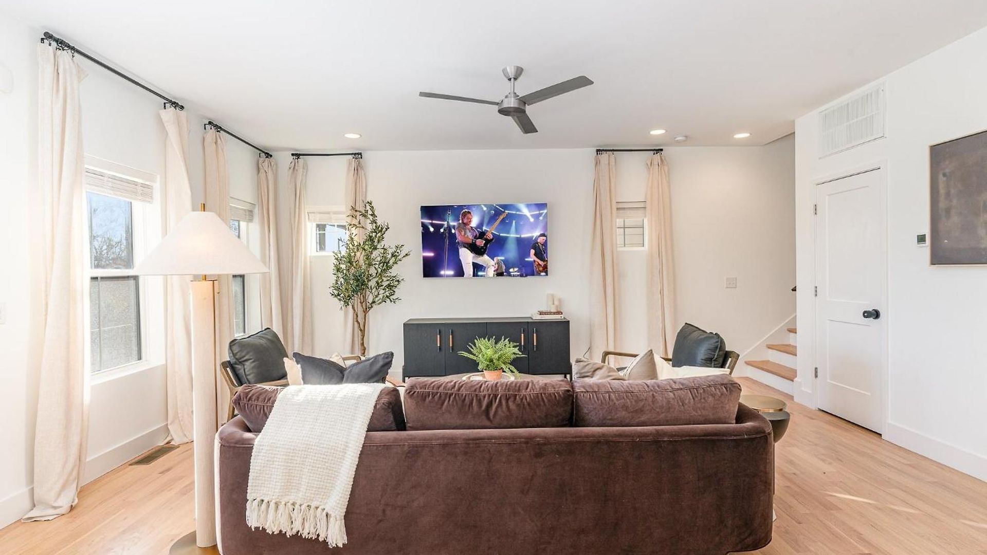 - 405 Marshall St #3 *