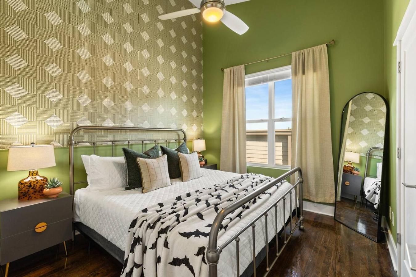 Holiday home Private Rooftop Near Vanderbilt Only 2 Miles From Downtown *