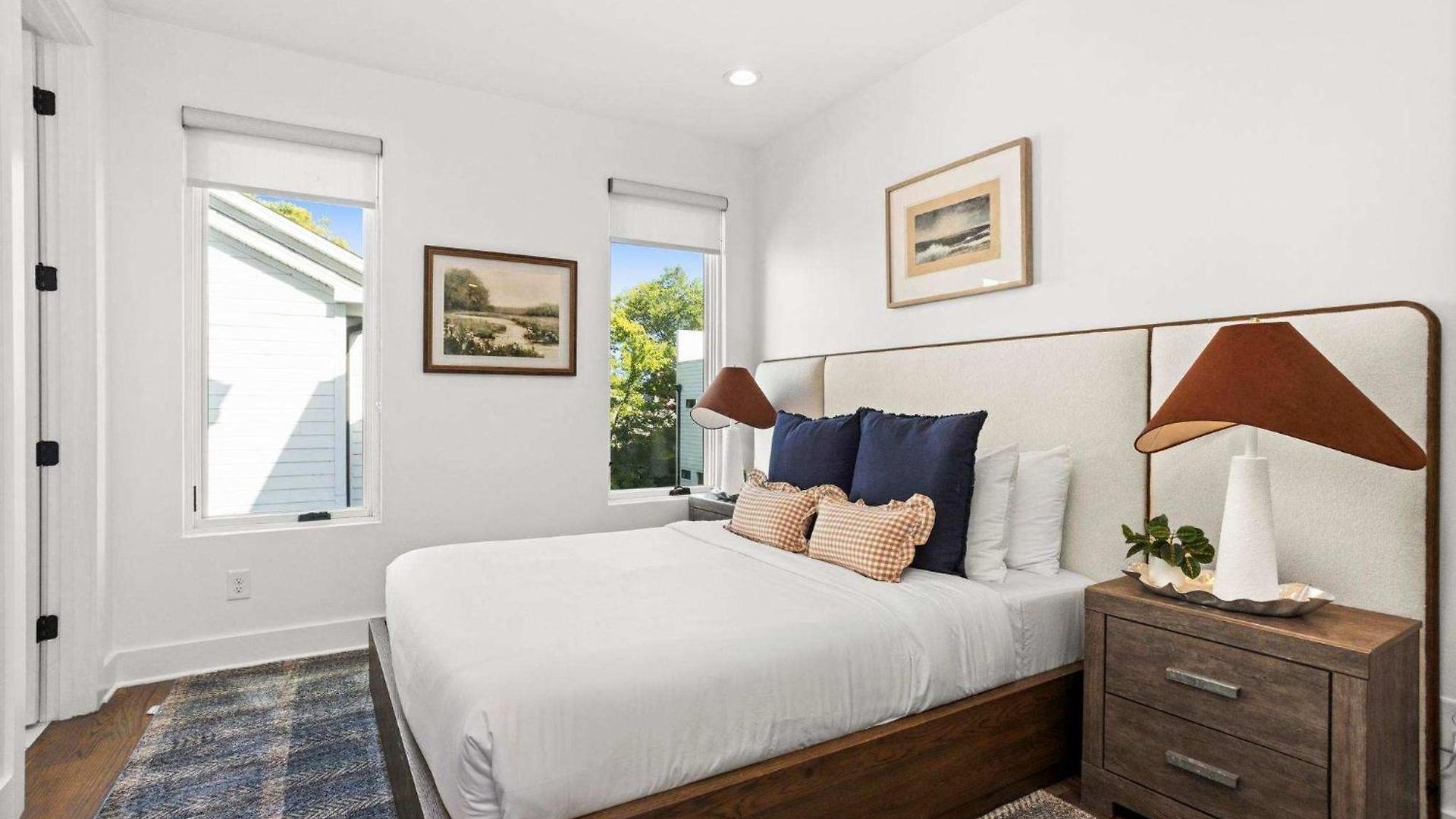 Holiday home 2 Adjacent Gem Great For Big Groups 8th Ave S