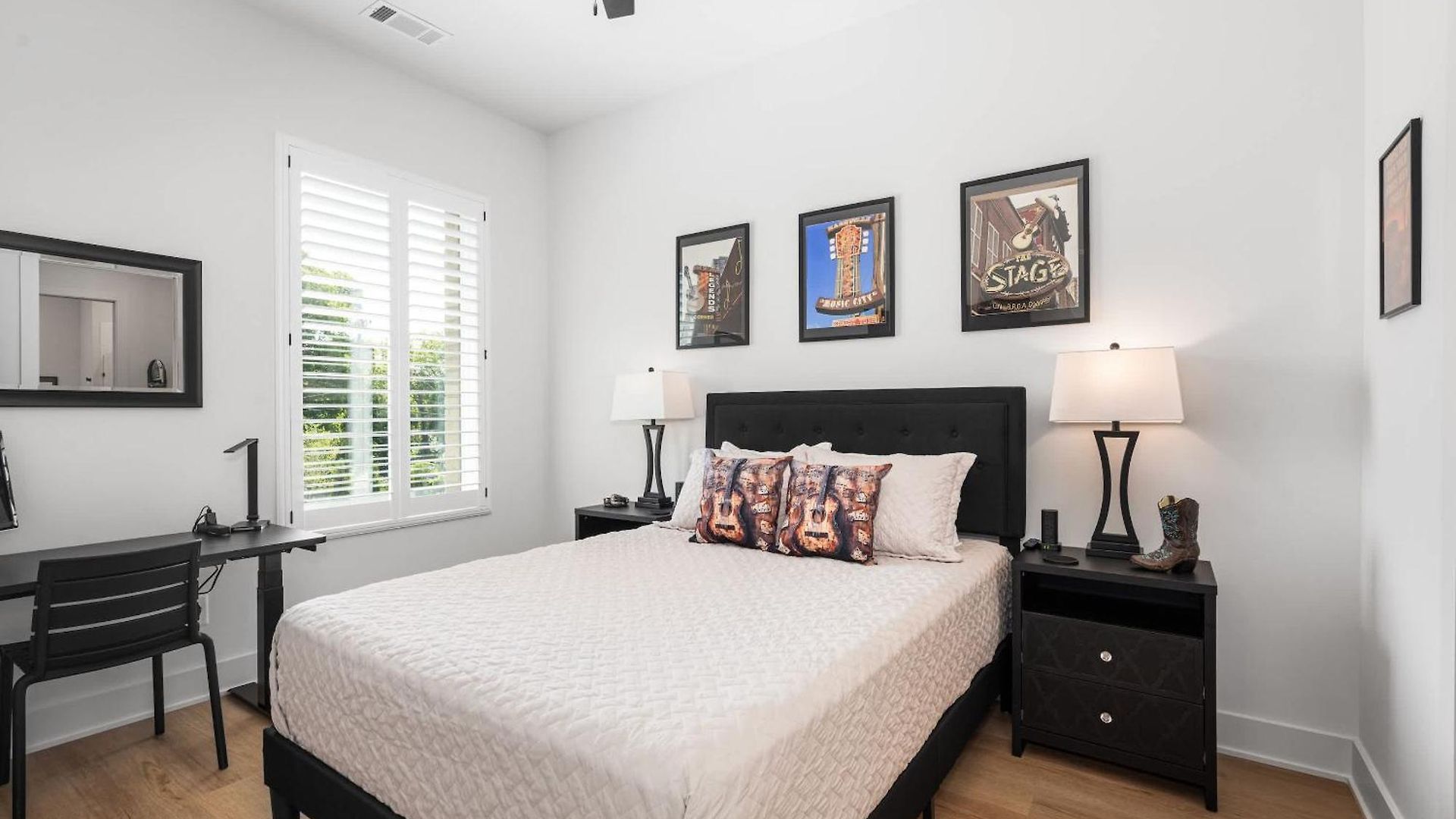 East Nash For 4 With Public Rooftop Near Dt Holiday home Nashville