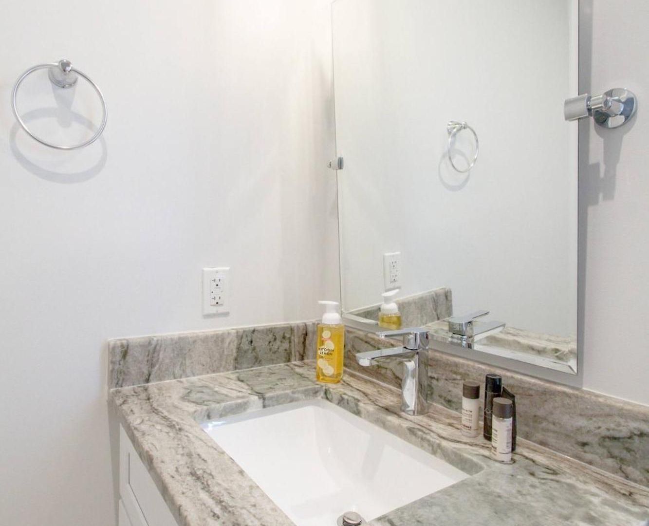 Holiday home The Grant | 9 Mins To Downtown, Vandy On Foot *