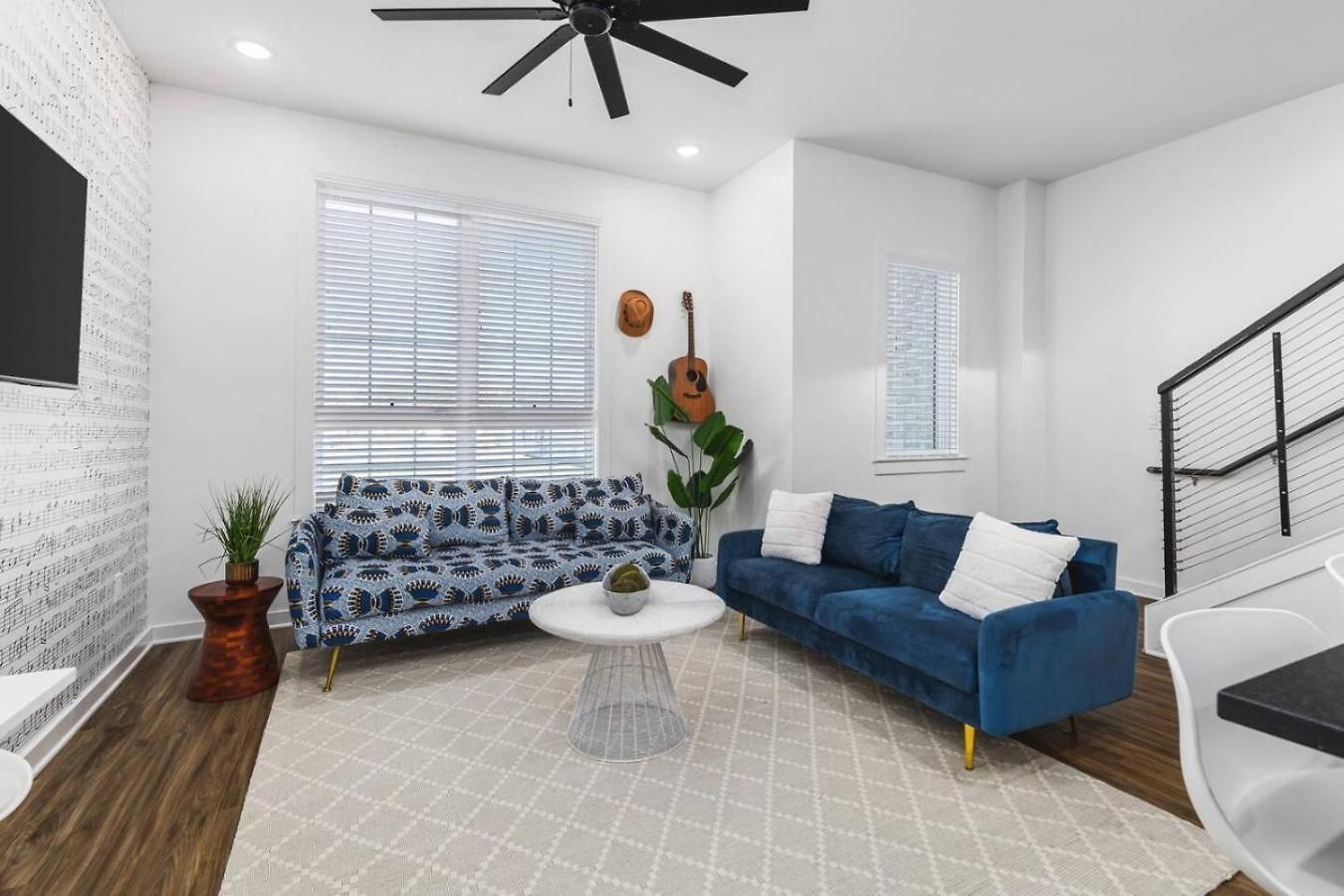 Holiday home Two Adjacent Homes Sleeps 24 Only 3 Miles To Broadway Nashville