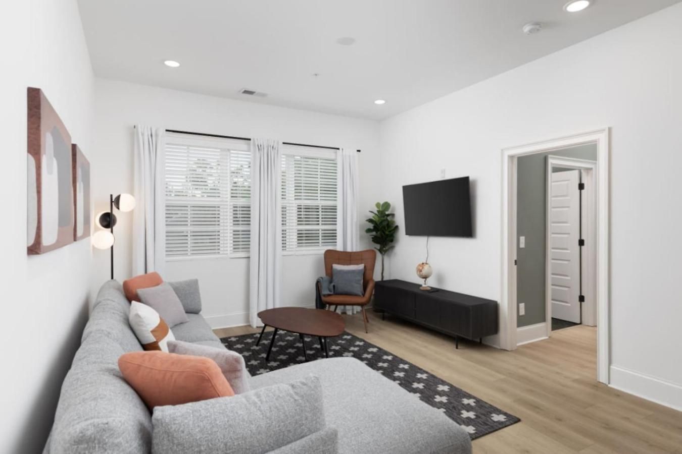 Holiday home Sleeps 32 Only 10 Minutes To Broadway 4 Side By Side Nashville