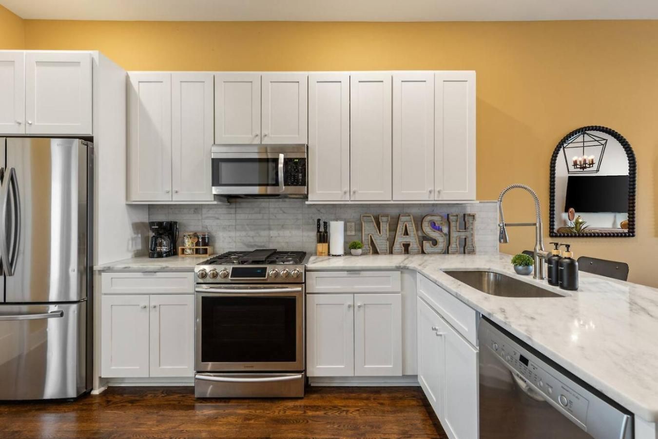 Holiday home Private Rooftop Near Vanderbilt Only 2 Miles From Downtown