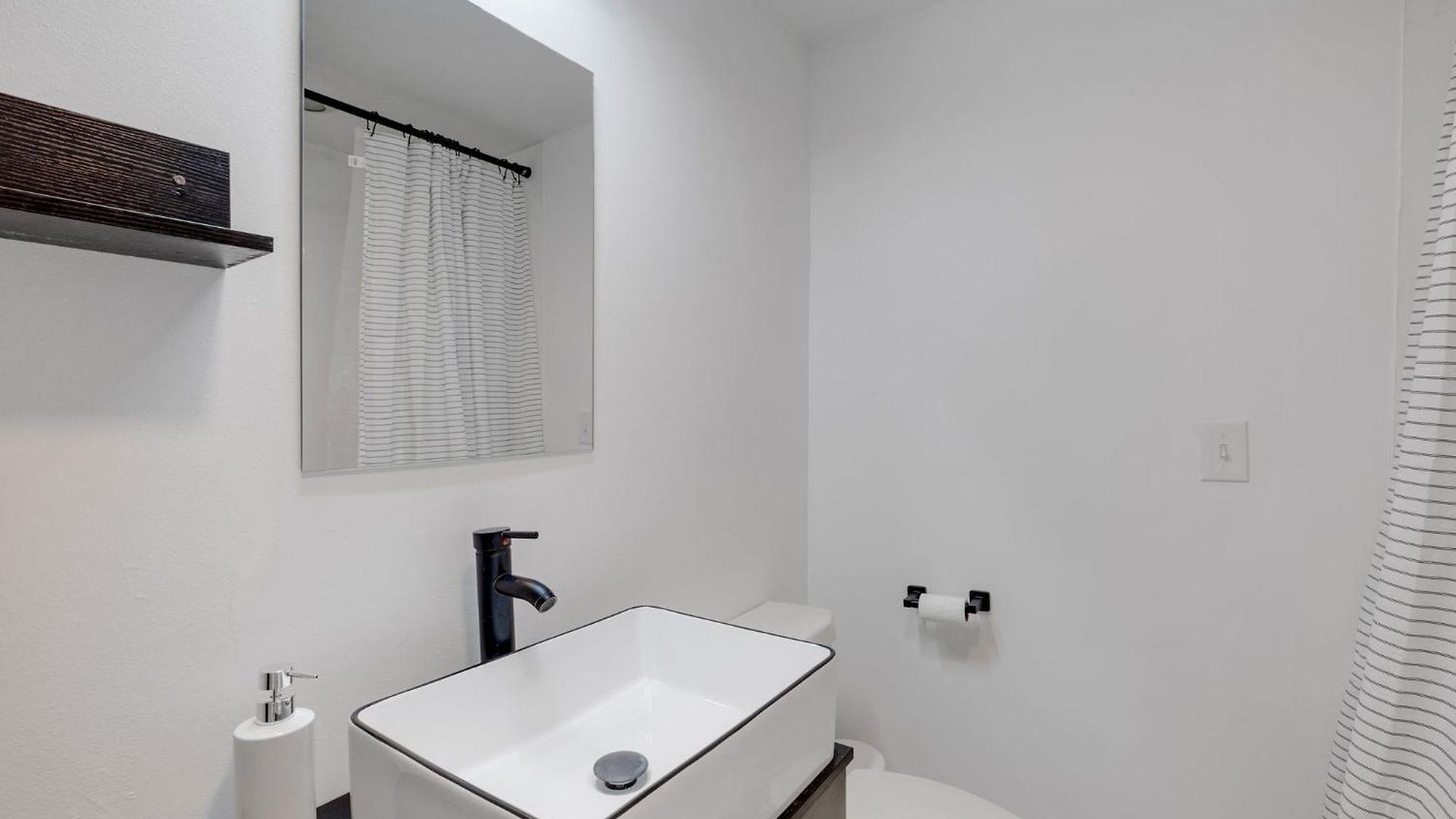 Holiday home Stylish Getaway With Free Parking *