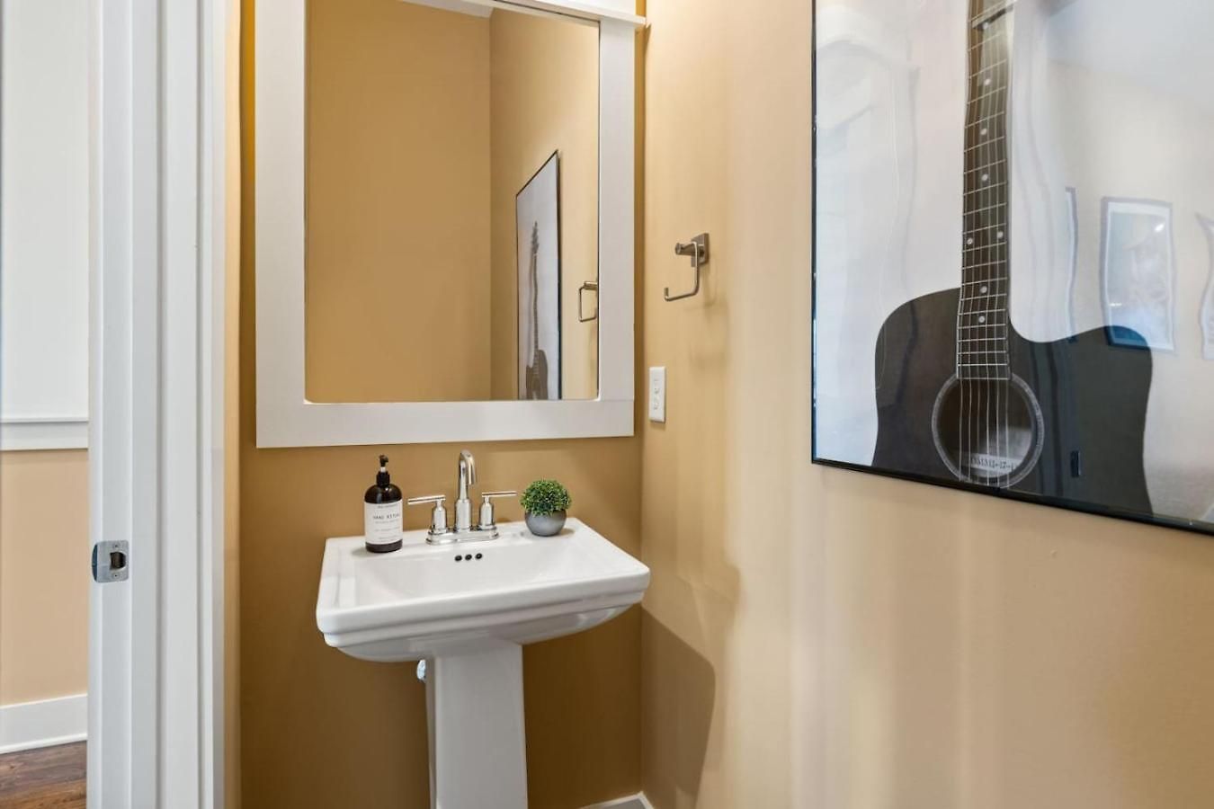 Private Rooftop Near Vanderbilt Only 2 Miles From Downtown