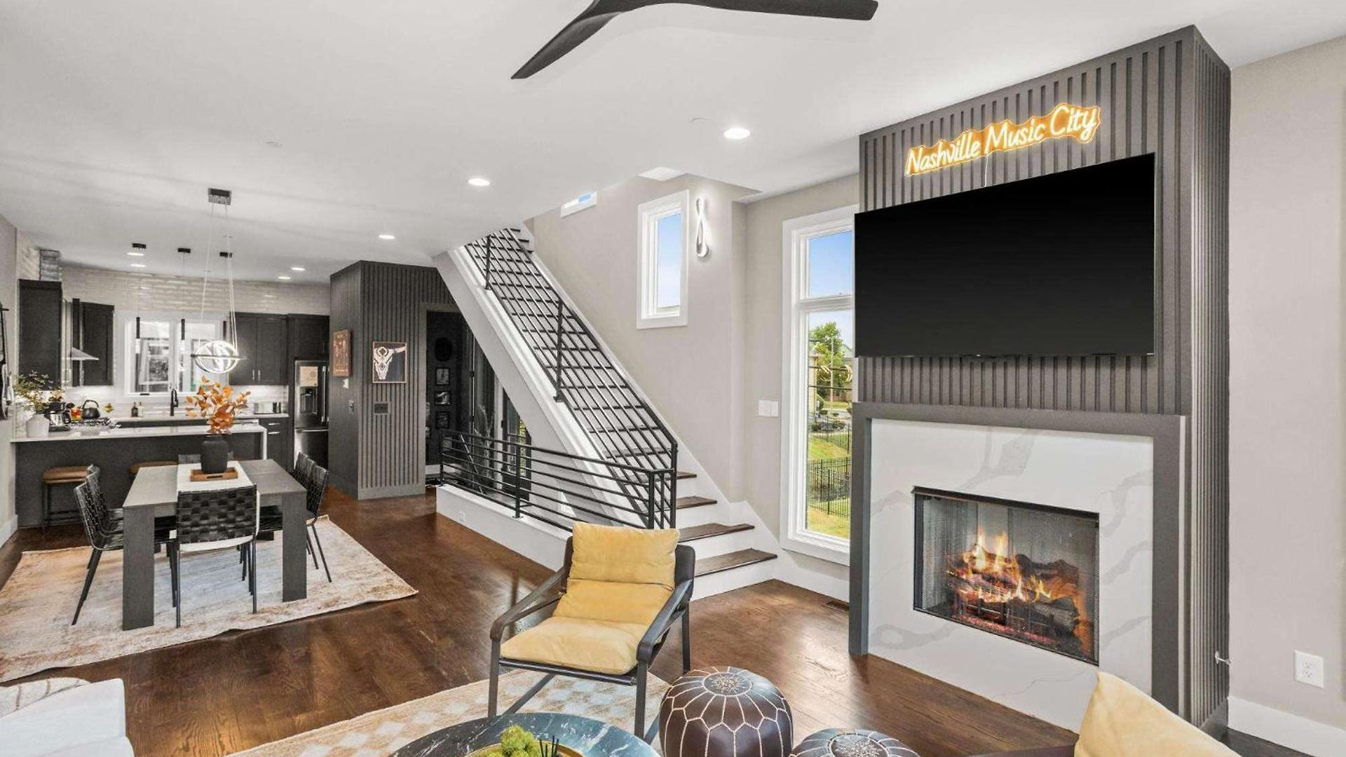 Luxury House In With Rooftop Deck * Nashville