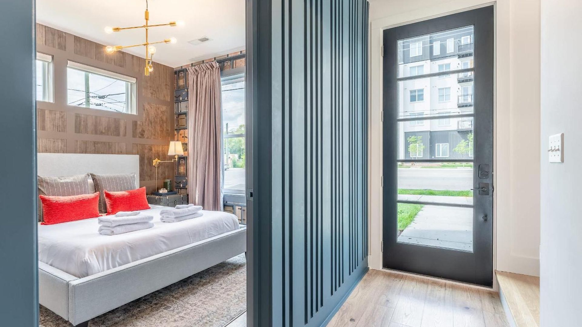 Luxe Group With Hot Tub & Rooftop Lounge Holiday home *